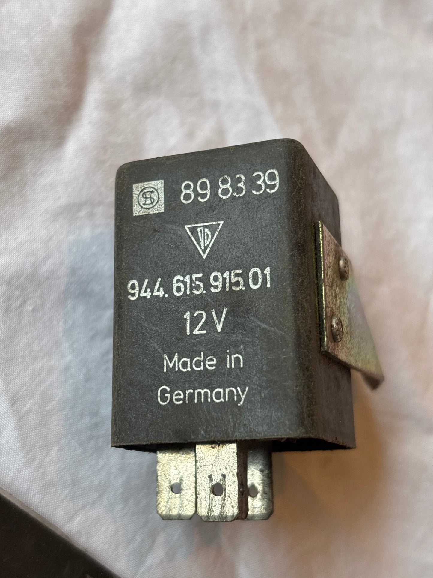 Porsche 944/924 Relay, 94461591501, used