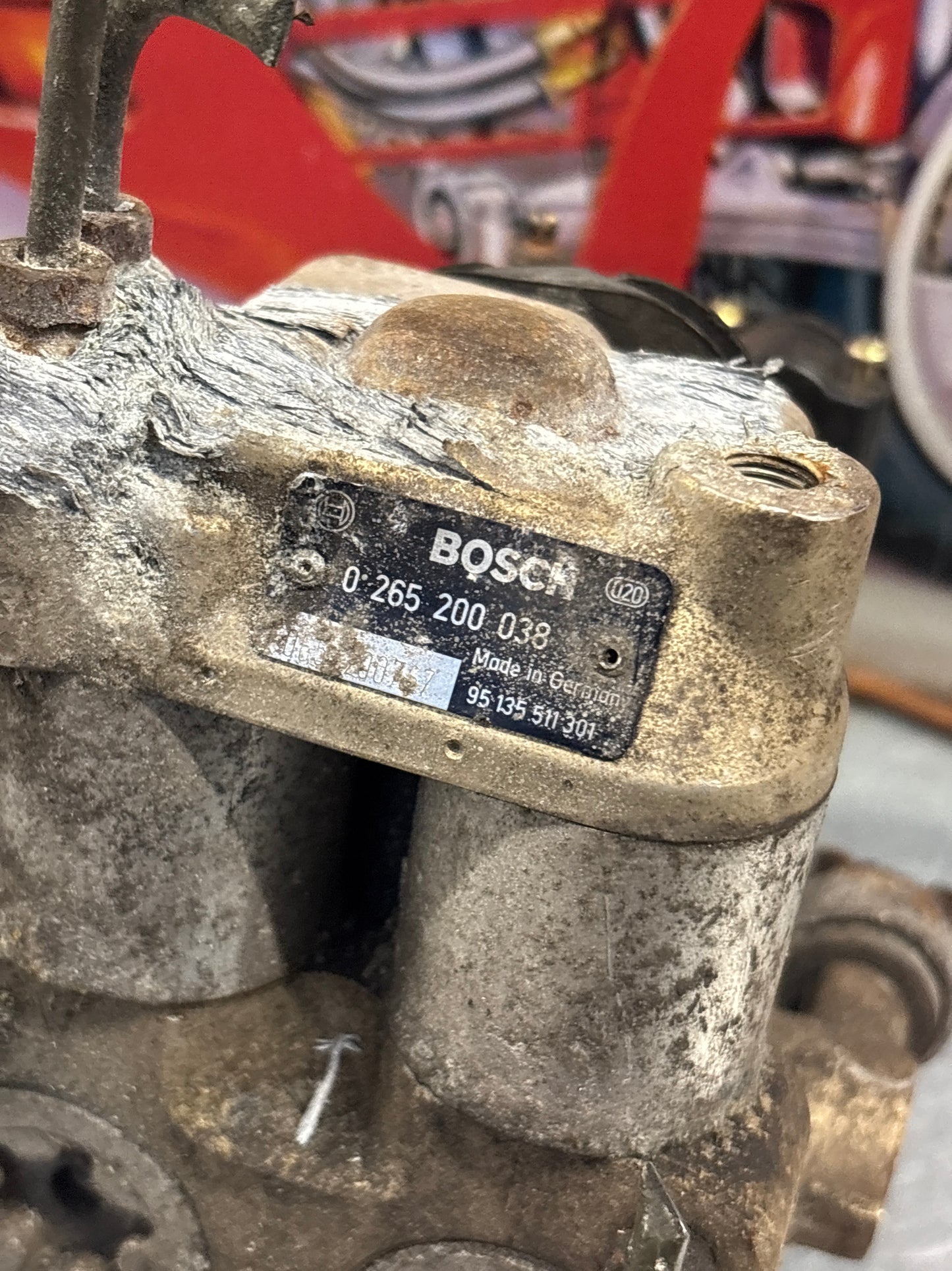 Porsche 944 Turbo Bosch ABS pump, used 0265200038 / 95135511301