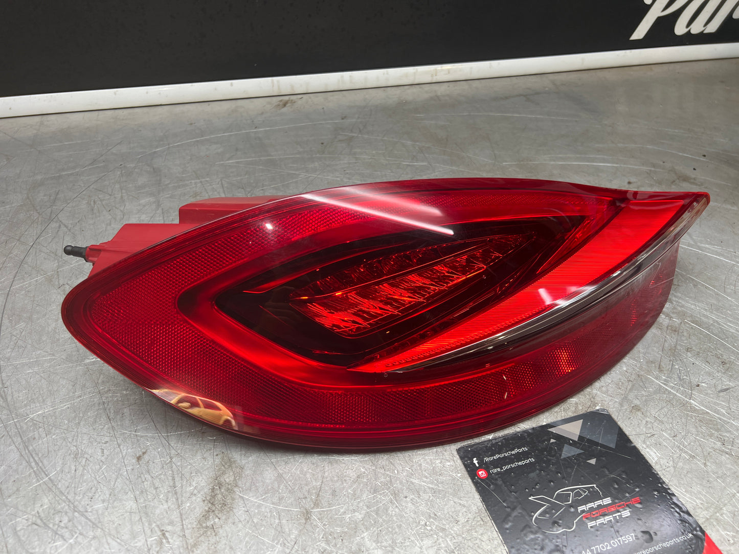 PORSCHE BOXTER CAYMAN 981 PASSENGER SIDE LEFT REAR TAILLIGHT 98163114112