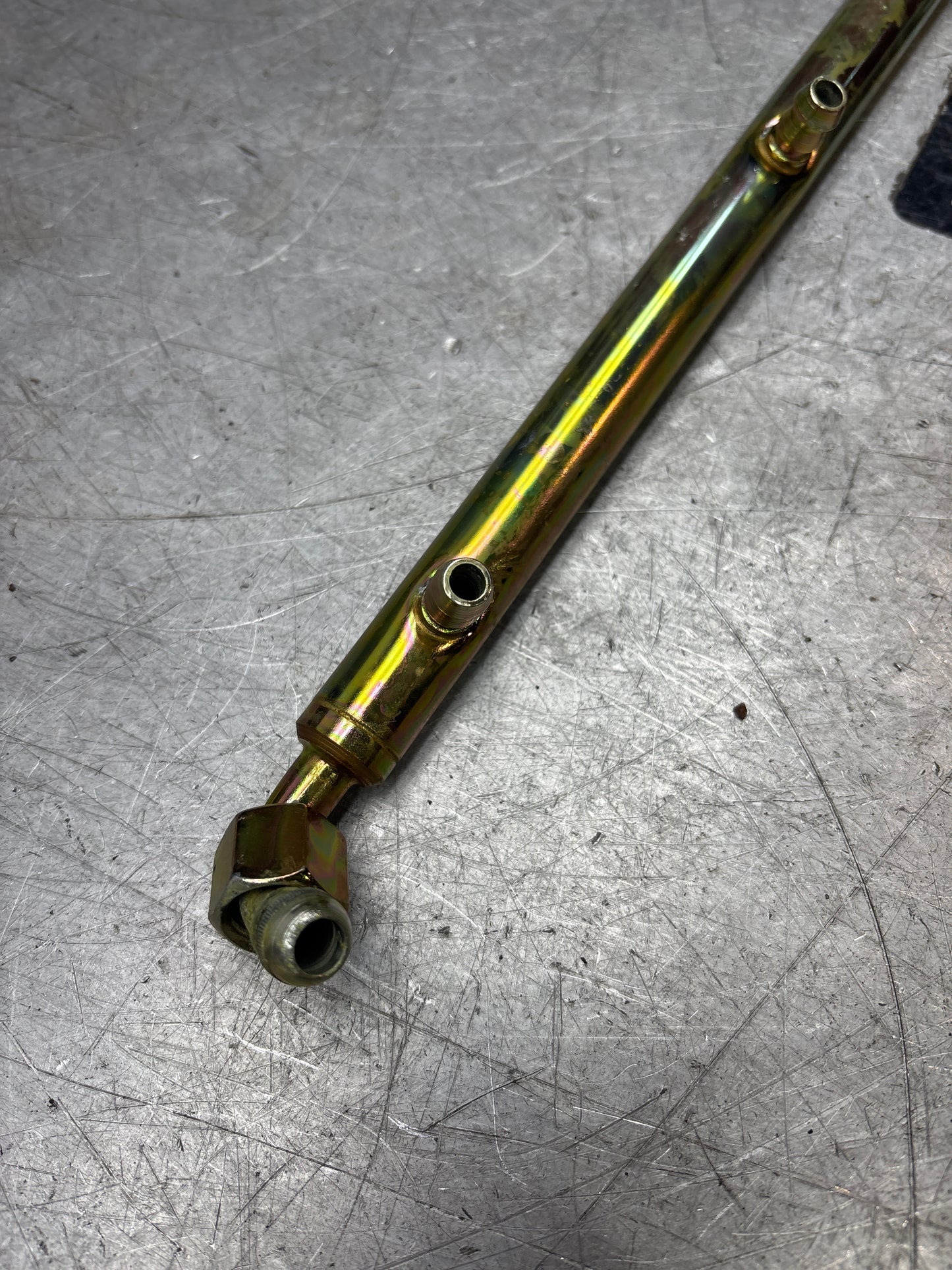 Porsche 928 fuel tube right, refurbished 92811008003