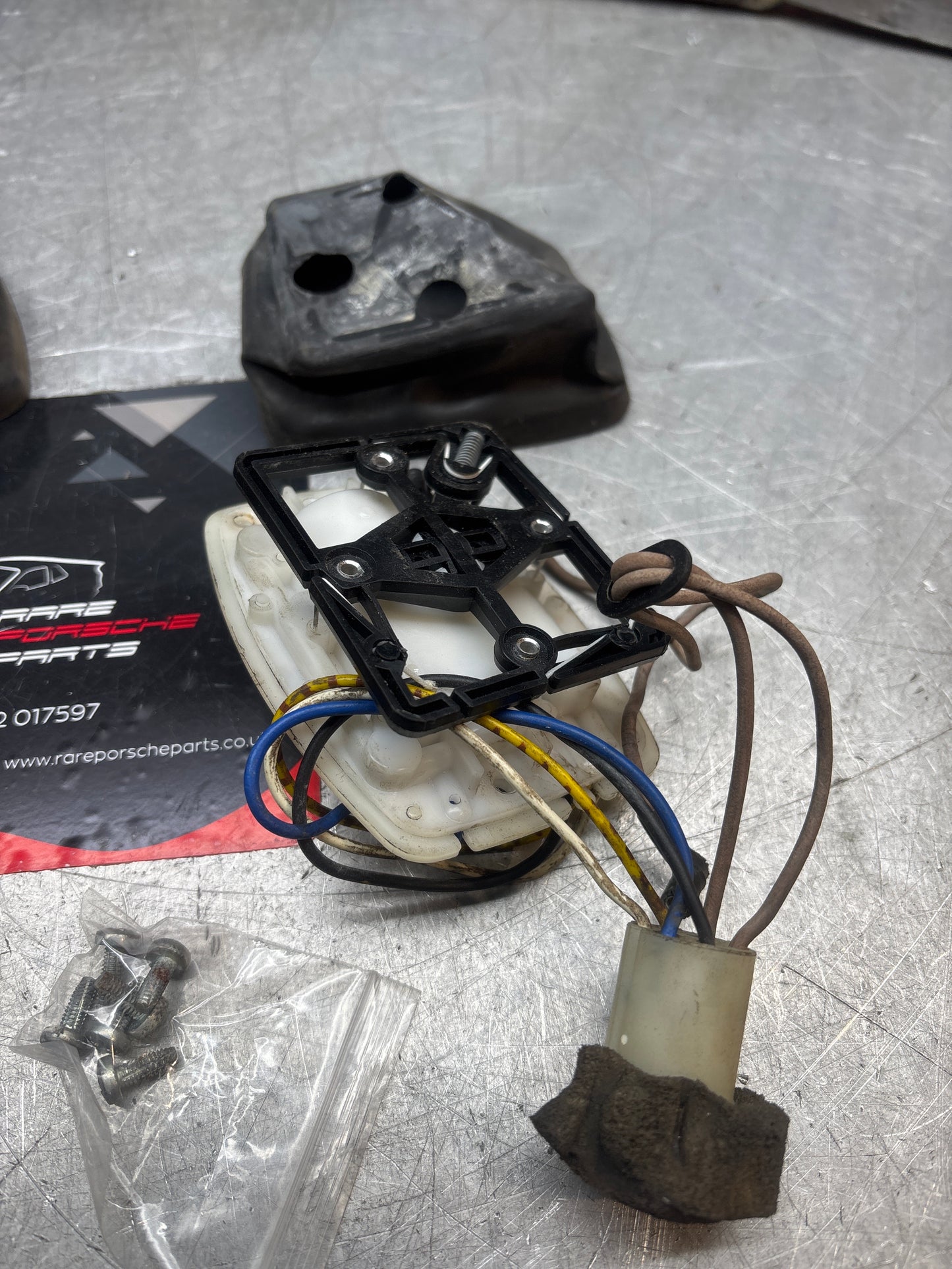 Pair of Porsche 911 mirror motors