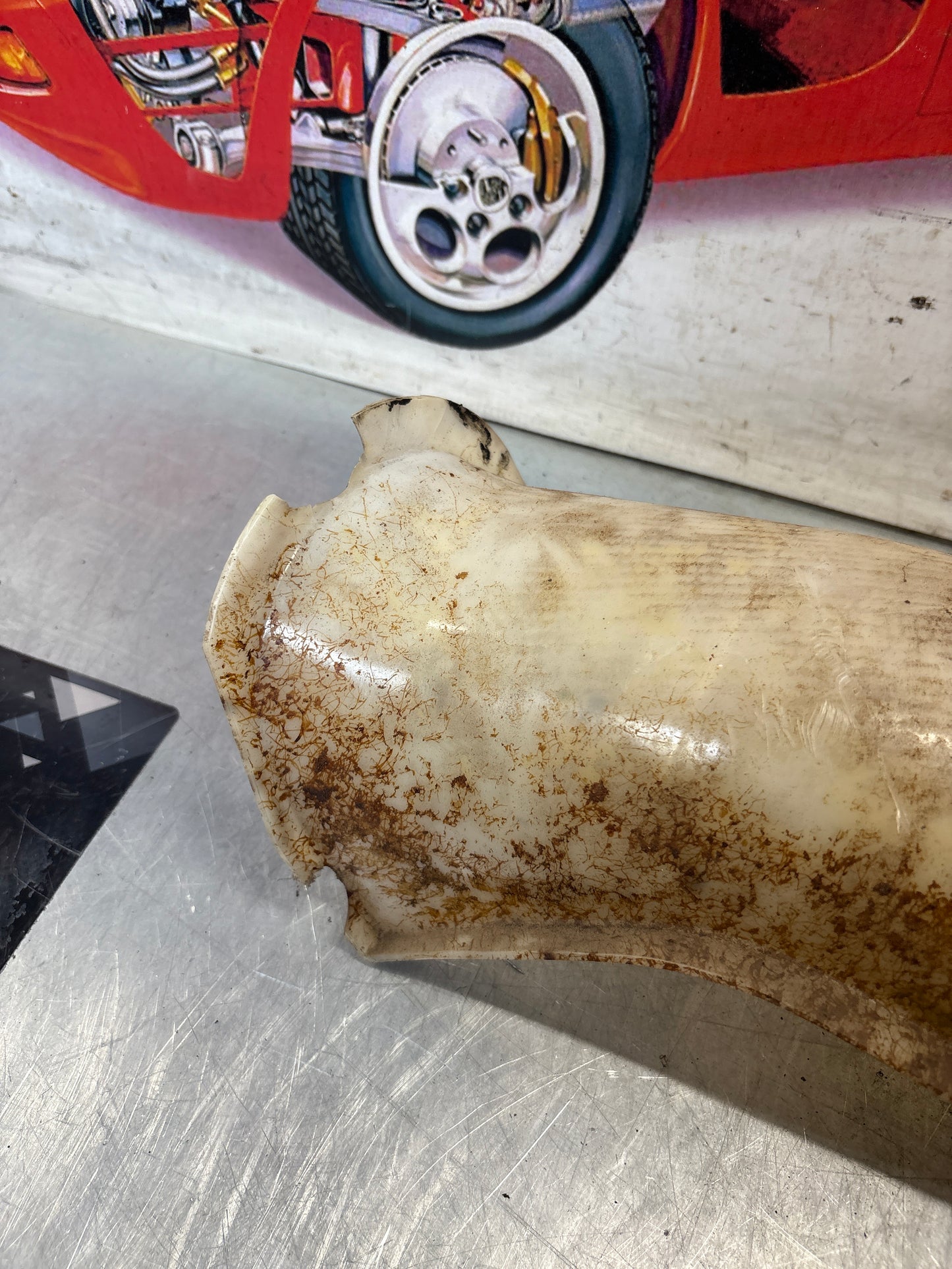 Porsche 924 76-79 filler neck cover, used 477201347C