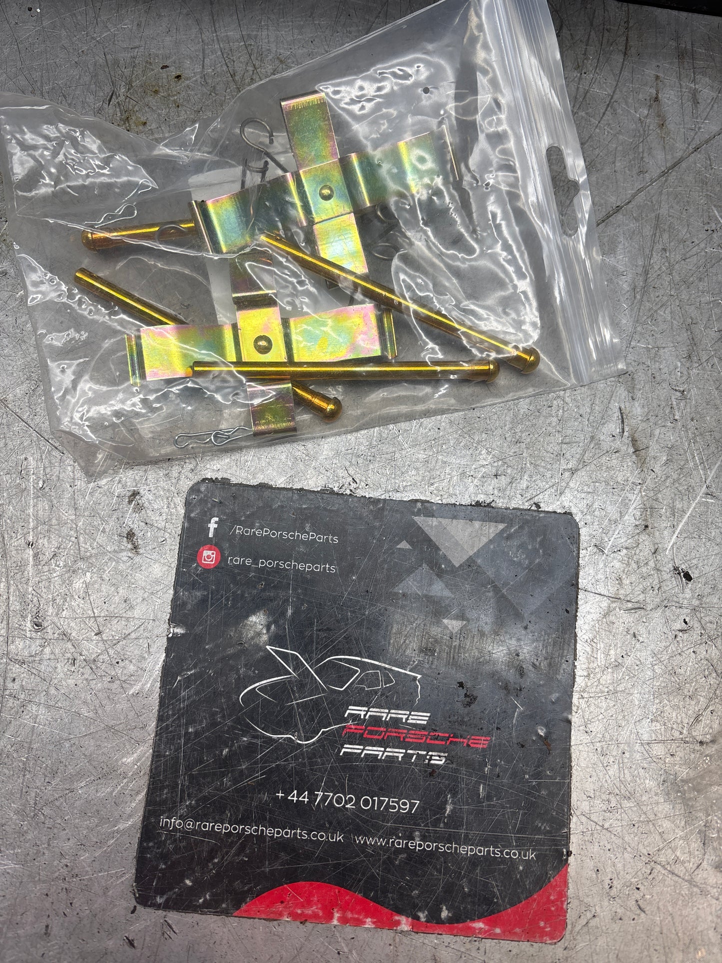 Porsche 924S 944 front brake pad caliper fitting kit 94435195202 new
