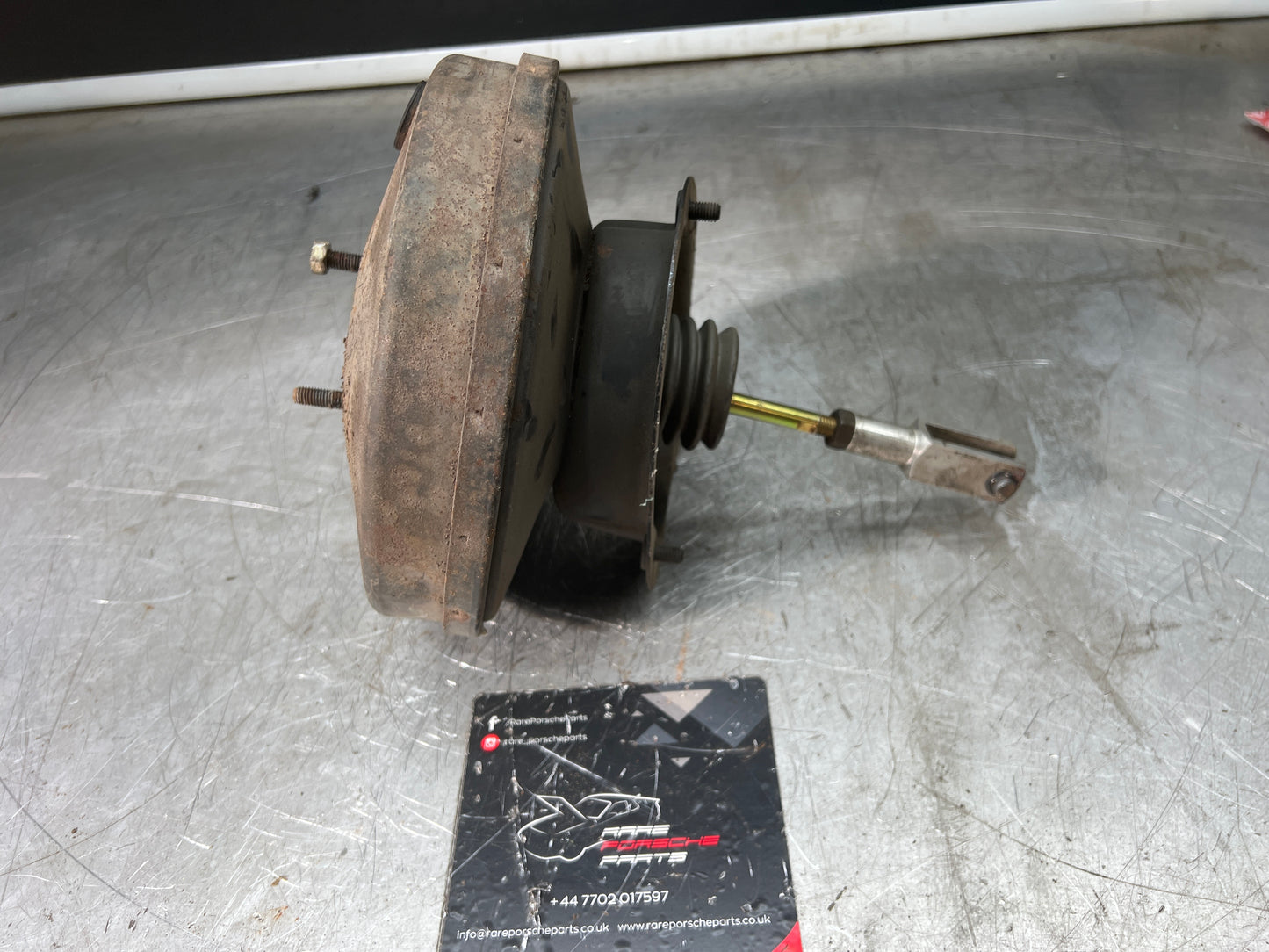 Porsche 944 brake booster, used 95135502711
