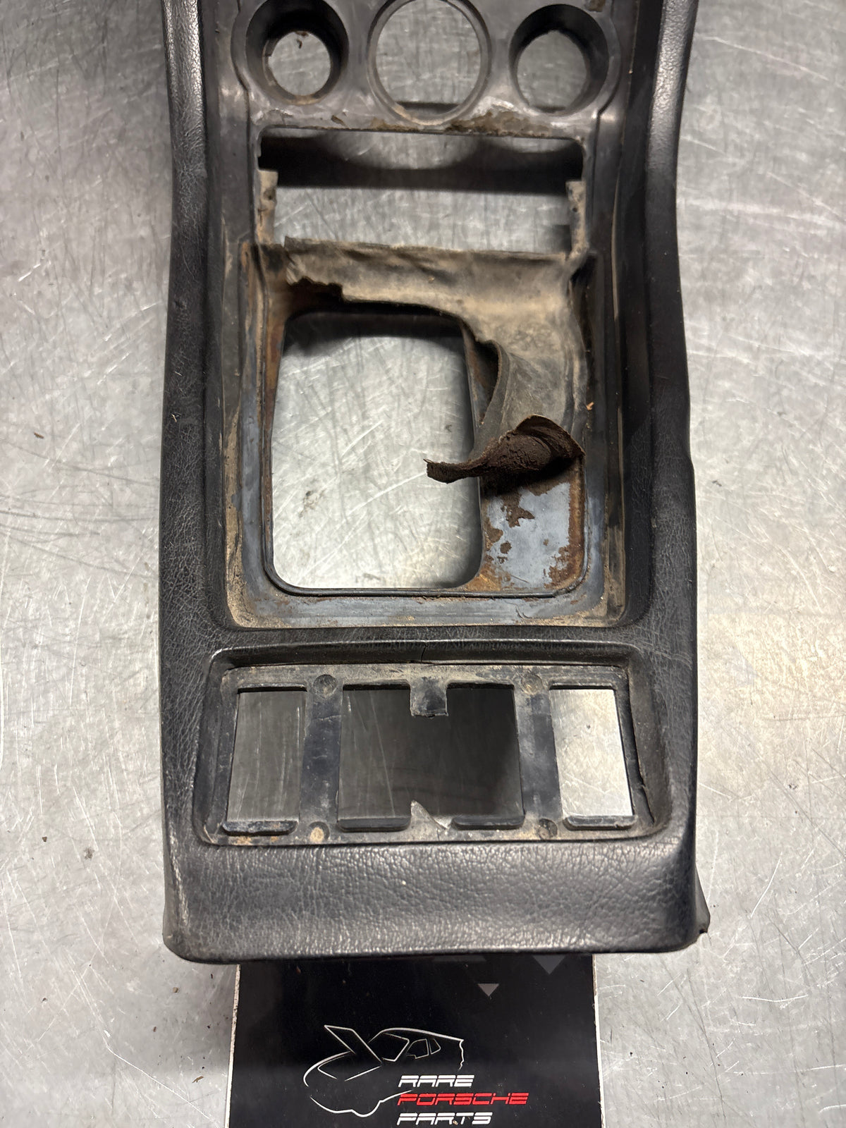 Porsche 928 -1980 Center console, used 92855206306 black