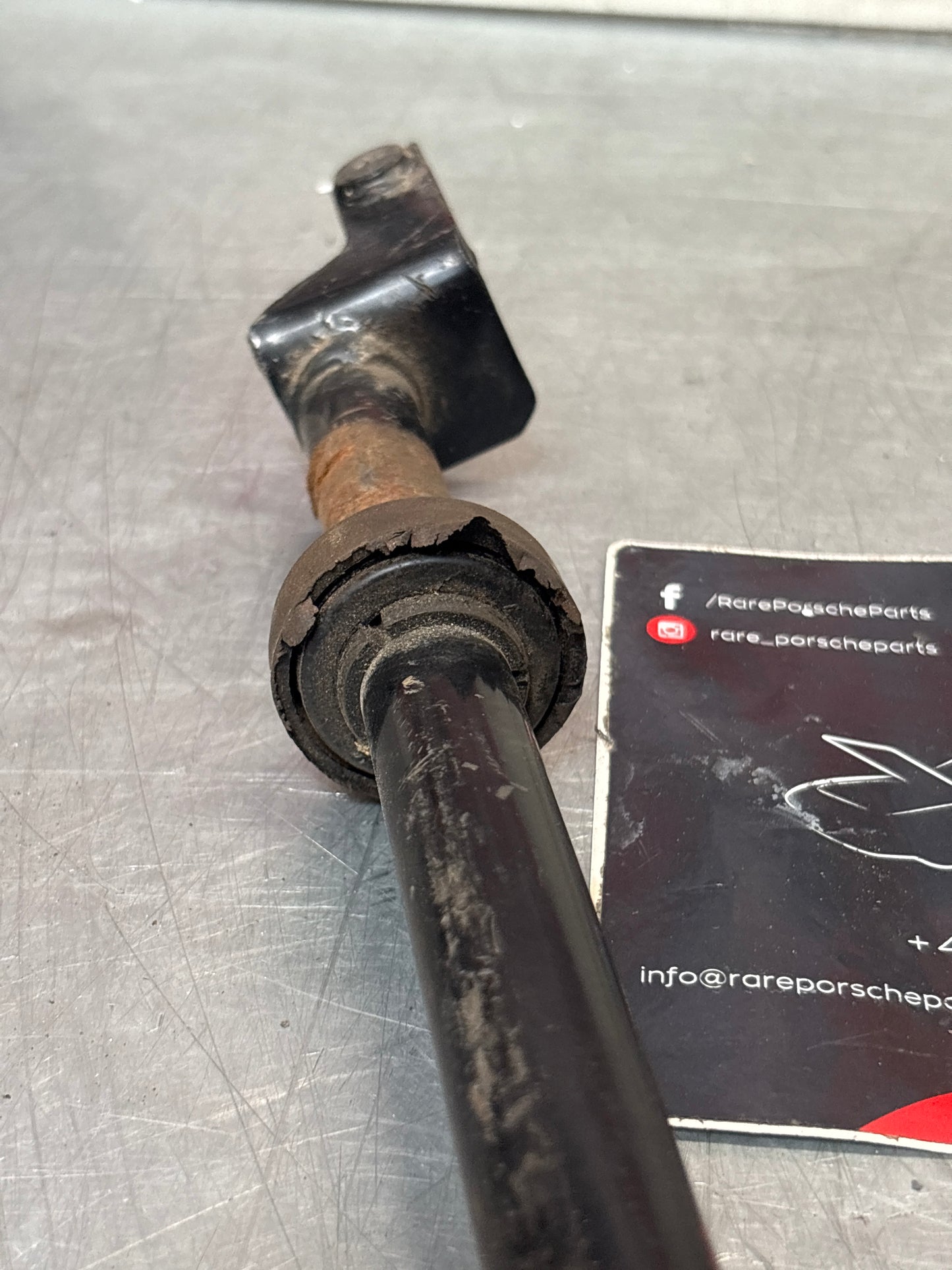 Porsche 928 shaft guide tube, used 92842400901 / 92842400908 92842400910