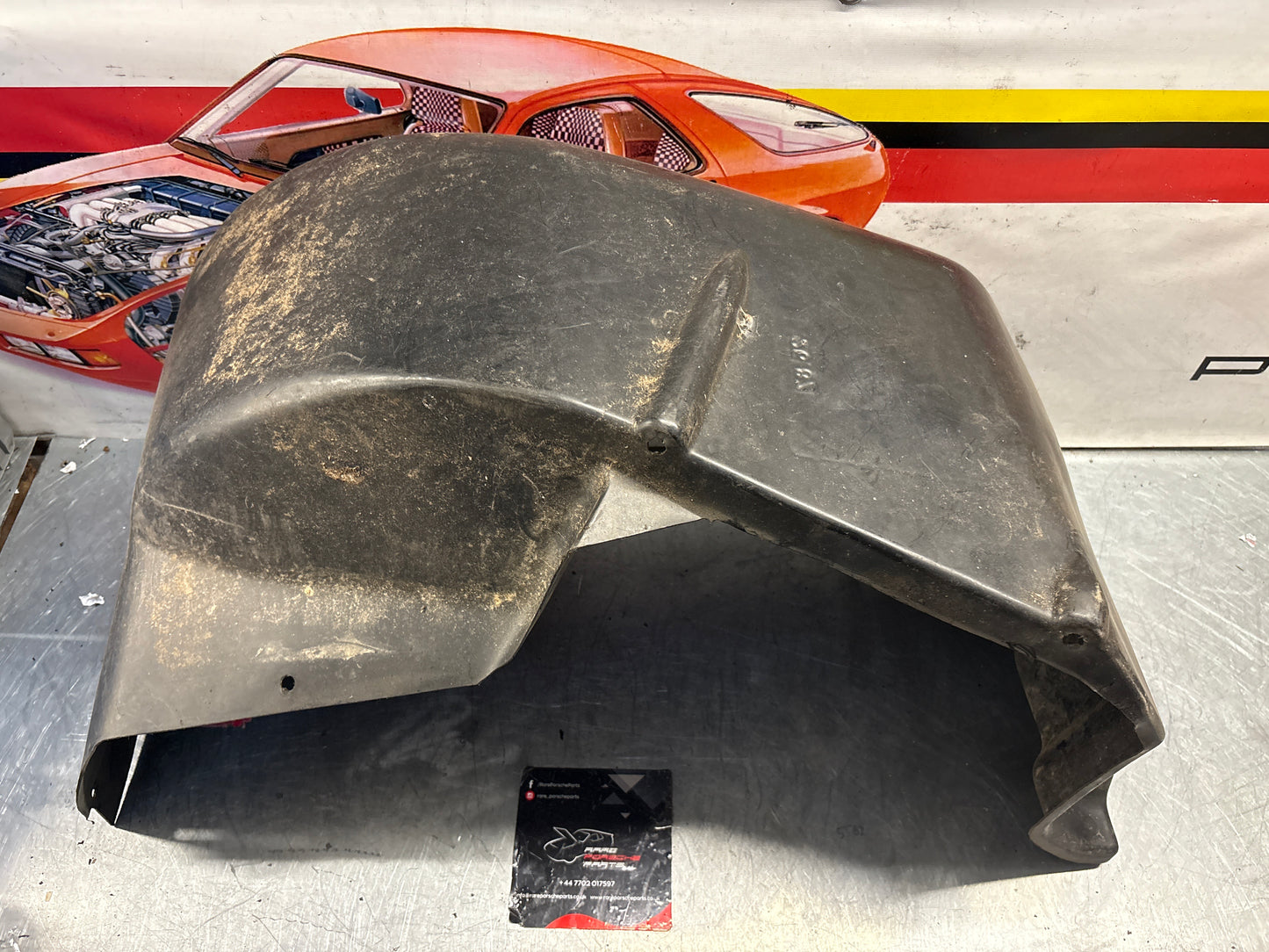 Porsche 928 wheel arch liner Left 92850438105 Used