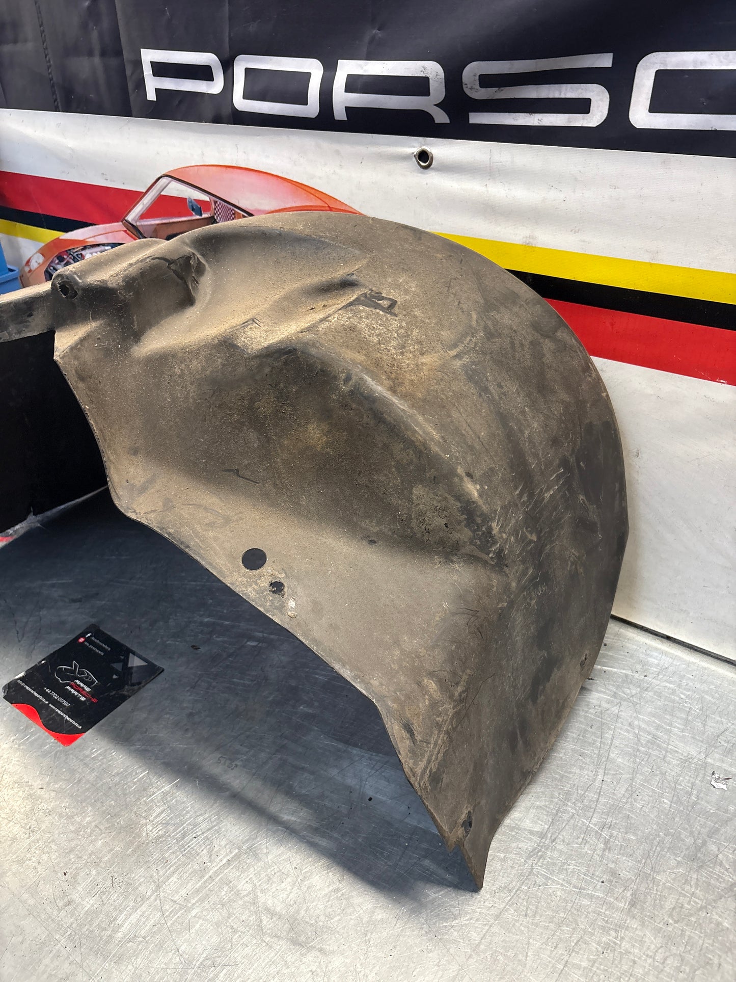 Porsche 928 wheel arch liner  Right 92850438205 Used
