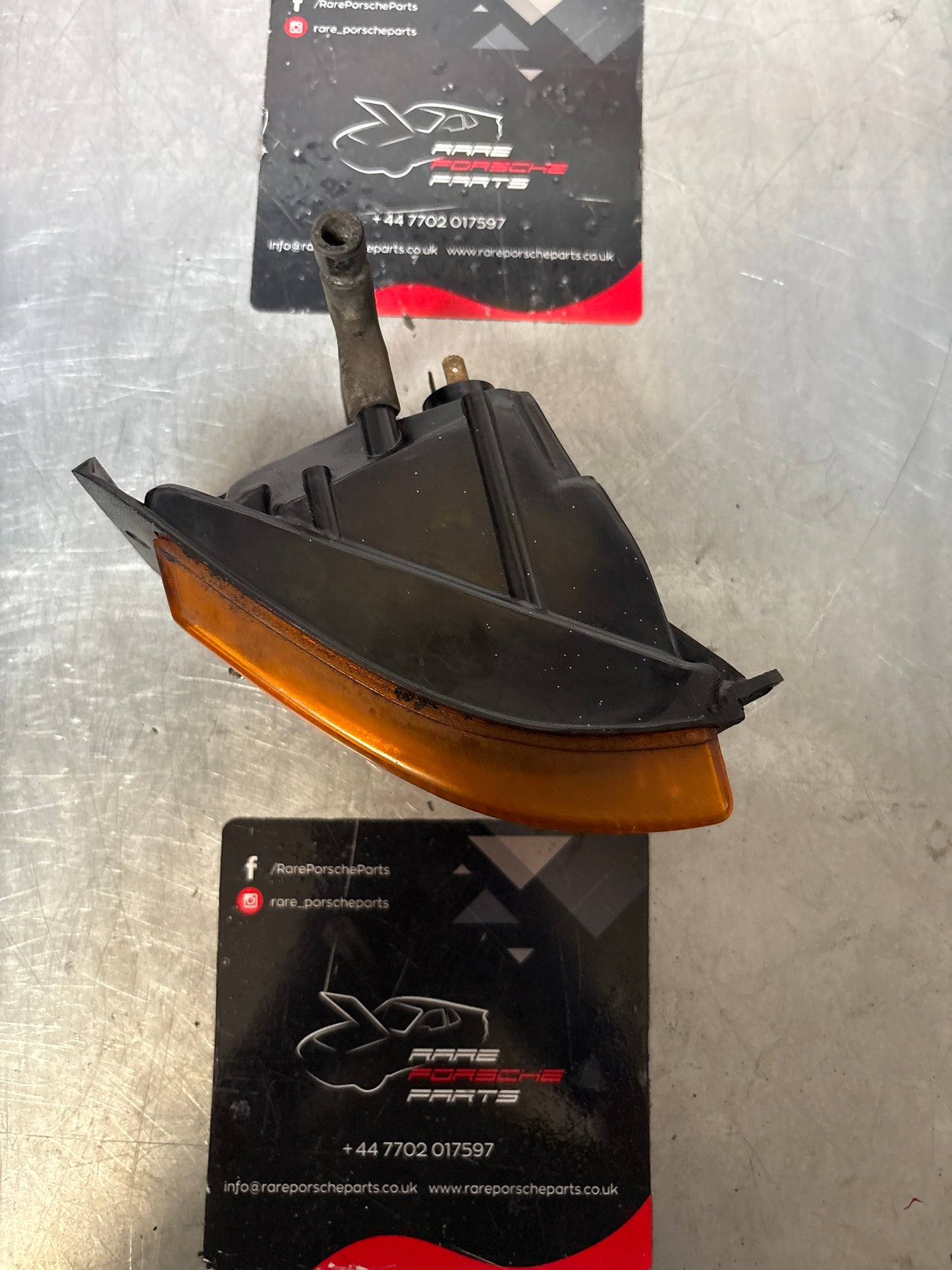 Porsche 924 O/S LH Front indicator unit used 477953065A