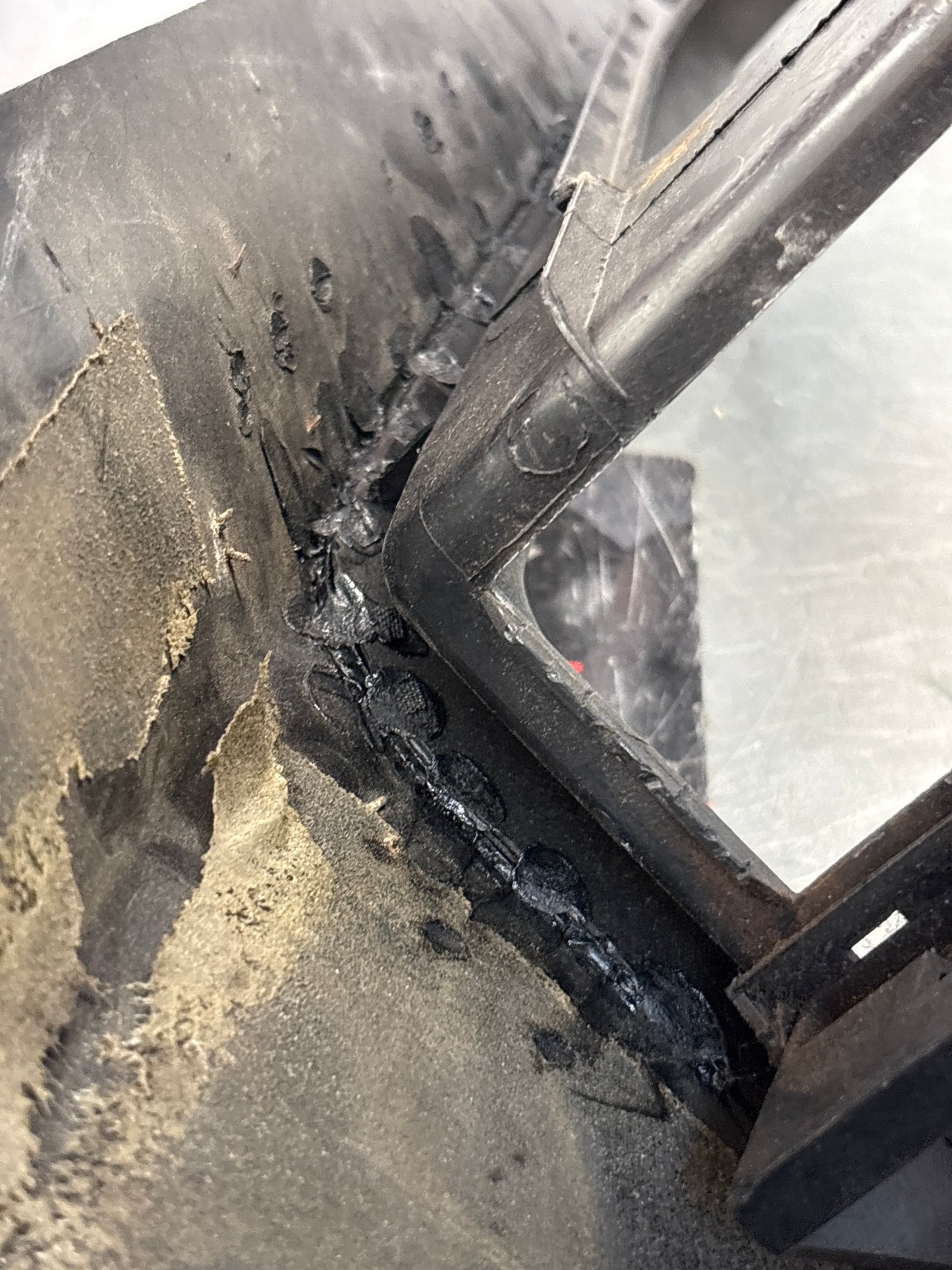 Porsche 924 centre console black, with one switch hole 477857951 / 477857969 used, with cream carpet, used