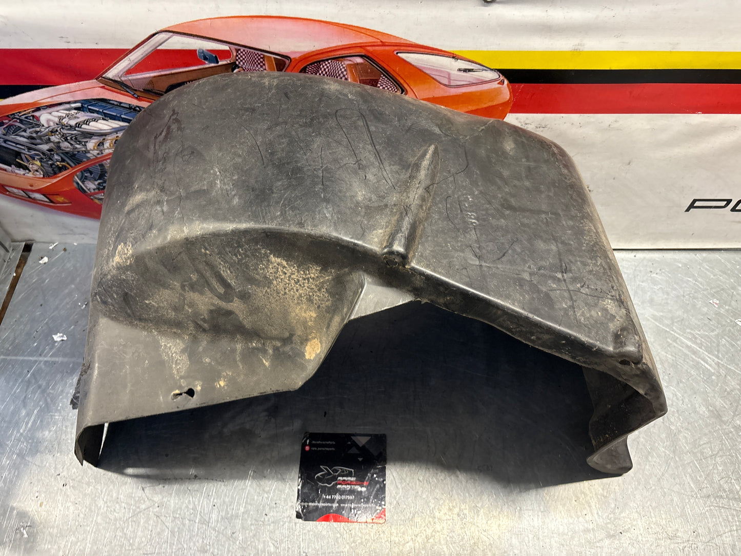 Porsche 928 wheel arch liner Left 92850438105 Used