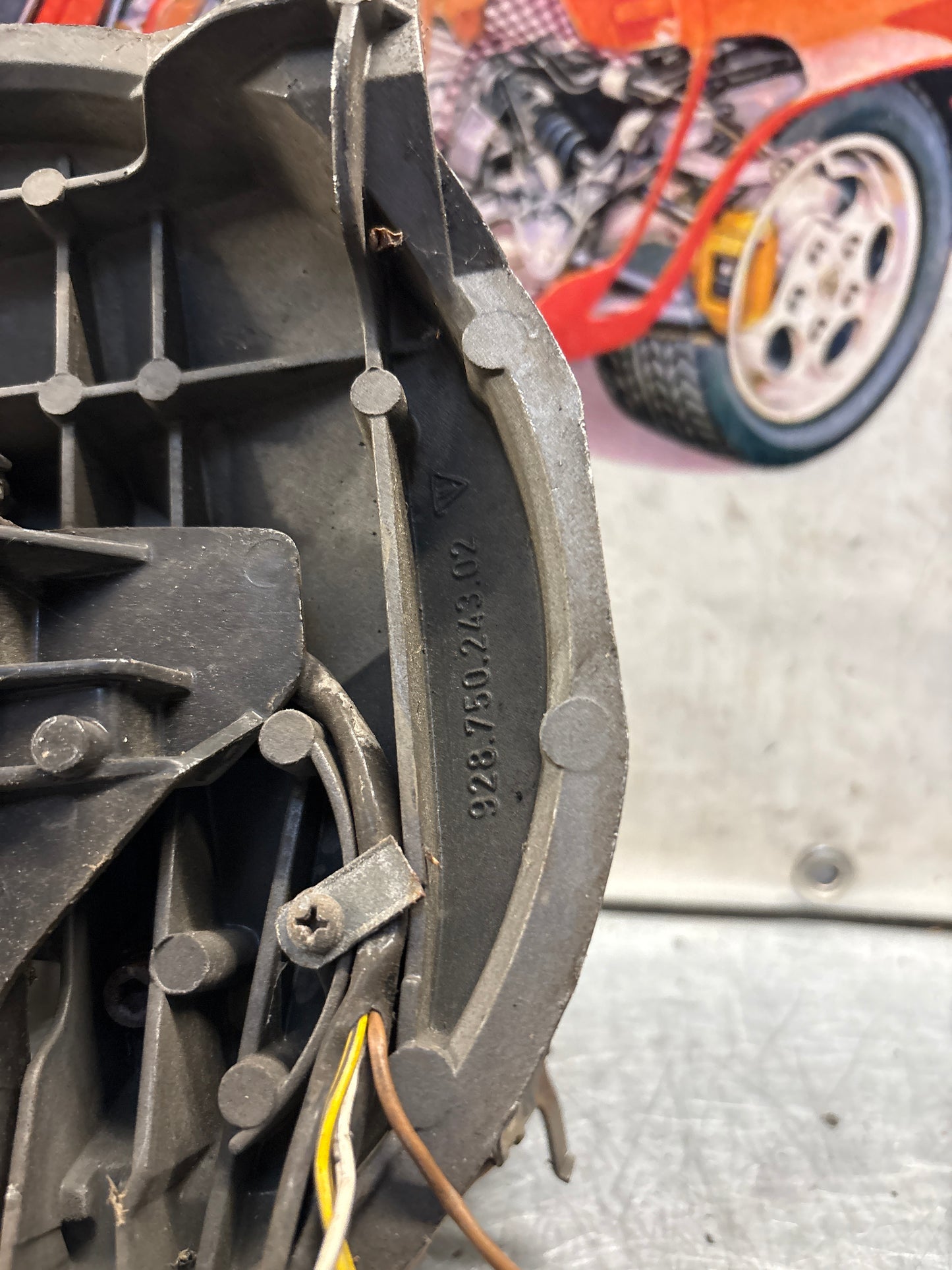 Porsche 928 right headlight swivel frame 92875024902 92875024302 used