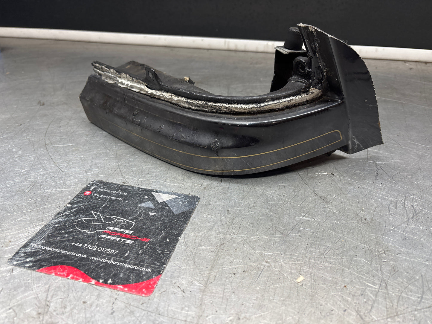 Porsche 924 944 Right rear fender corner cut, under light section