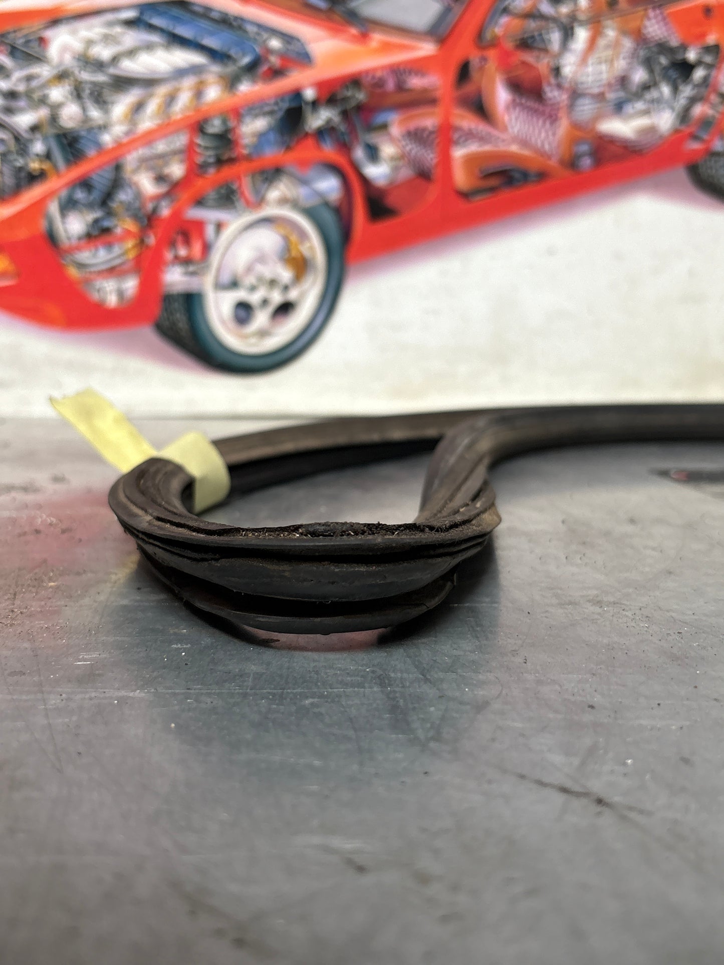 Porsche 928 left quarter glass rubber seal, 92854303704 used