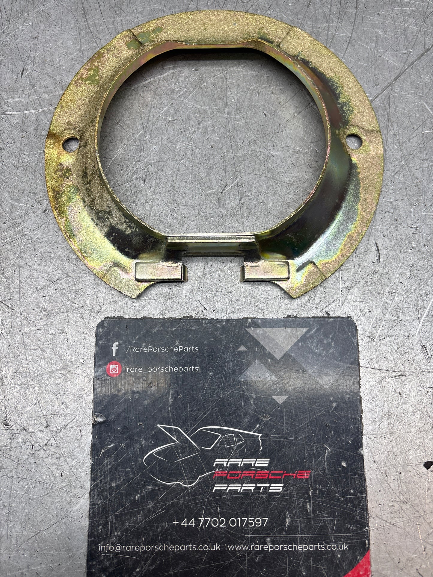 Porsche 928 brake mounting plate 92835208101, refurbished