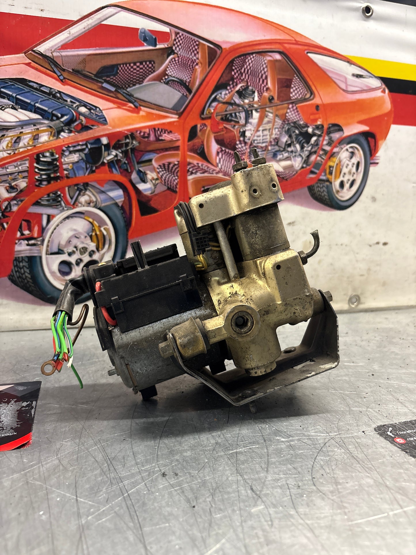 Porsche 944 Turbo Bosch ABS pump, used 0265200038 / 95135511301