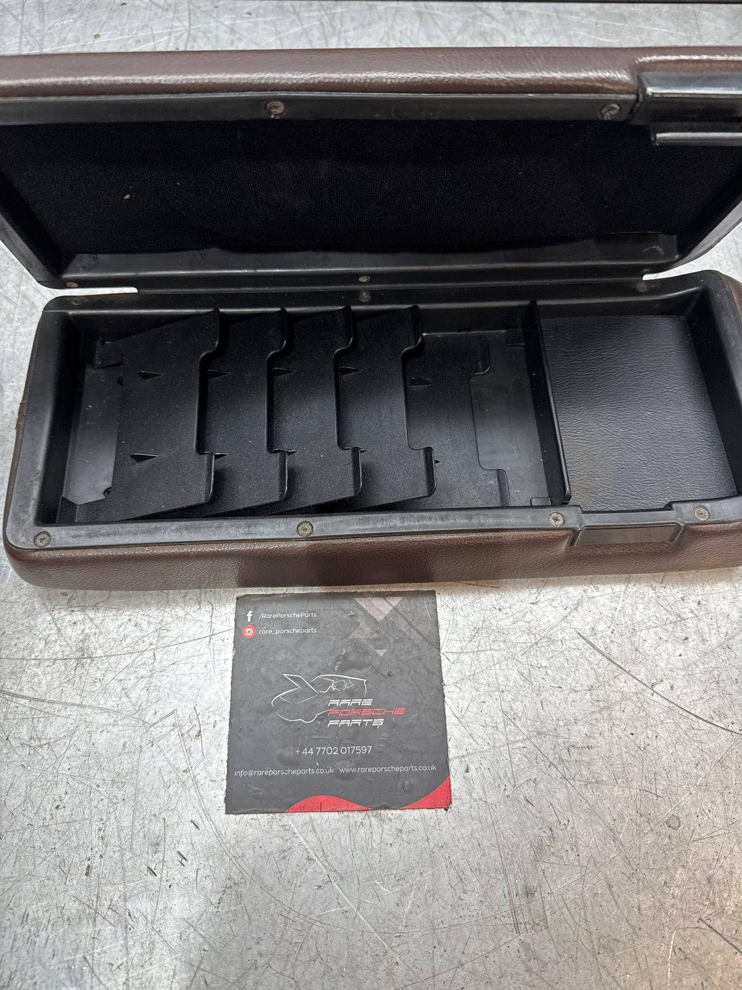 Porsche 944 924 centre console arm rest cassette brown. 478857059 used RHD