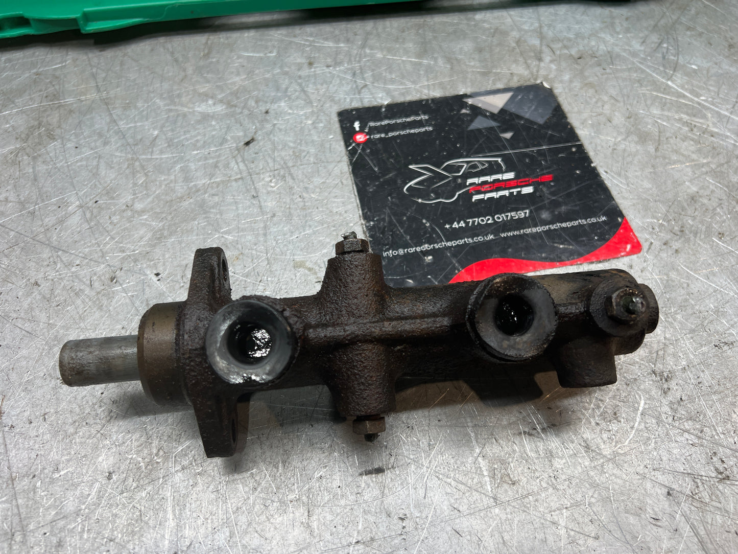 Porsche 924 brake master cylinder 477611017A used