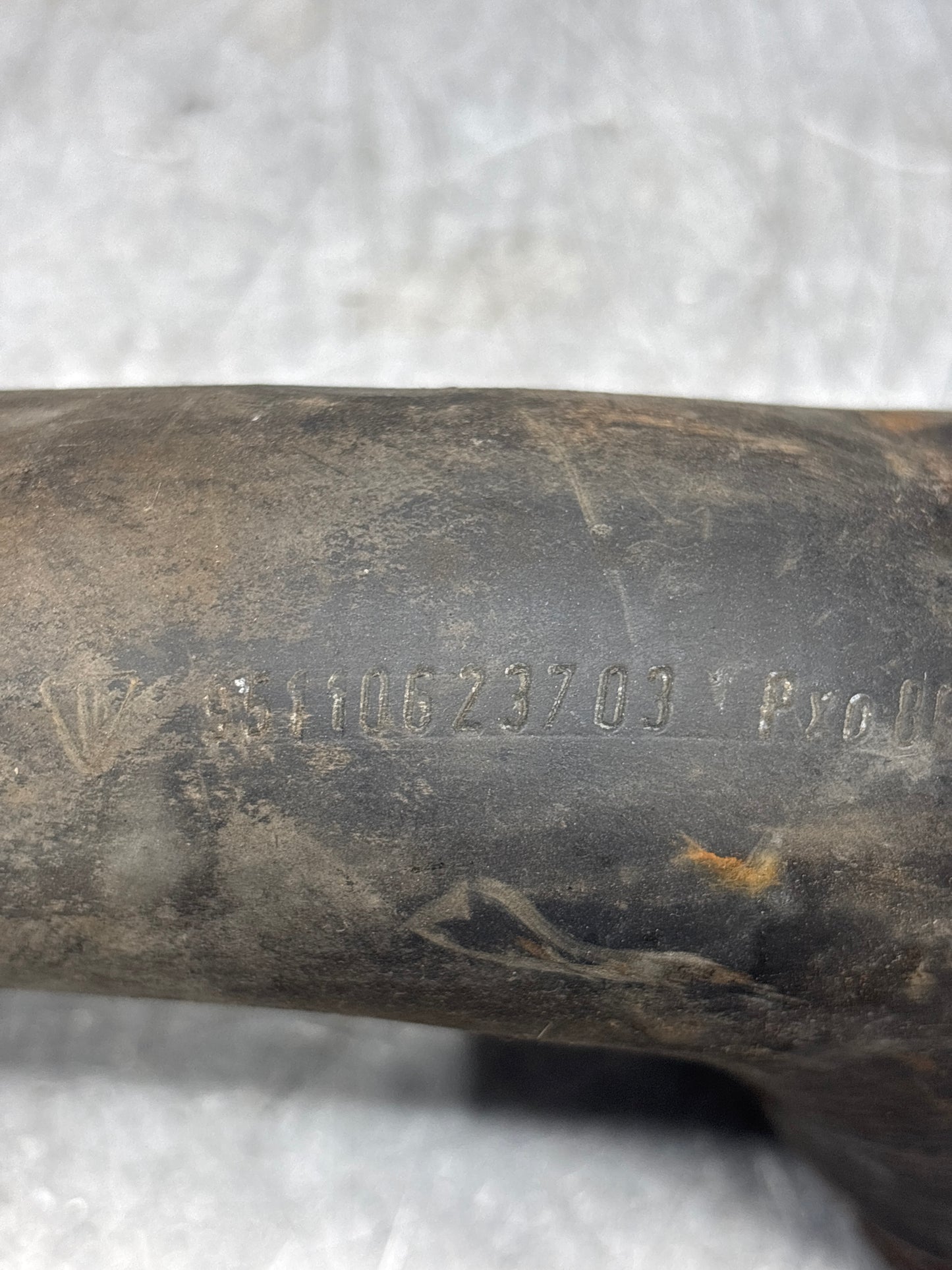 Porsche 944 S2 / turbo / 968 water pump radiator hose (89 onwards) 95110623703, used