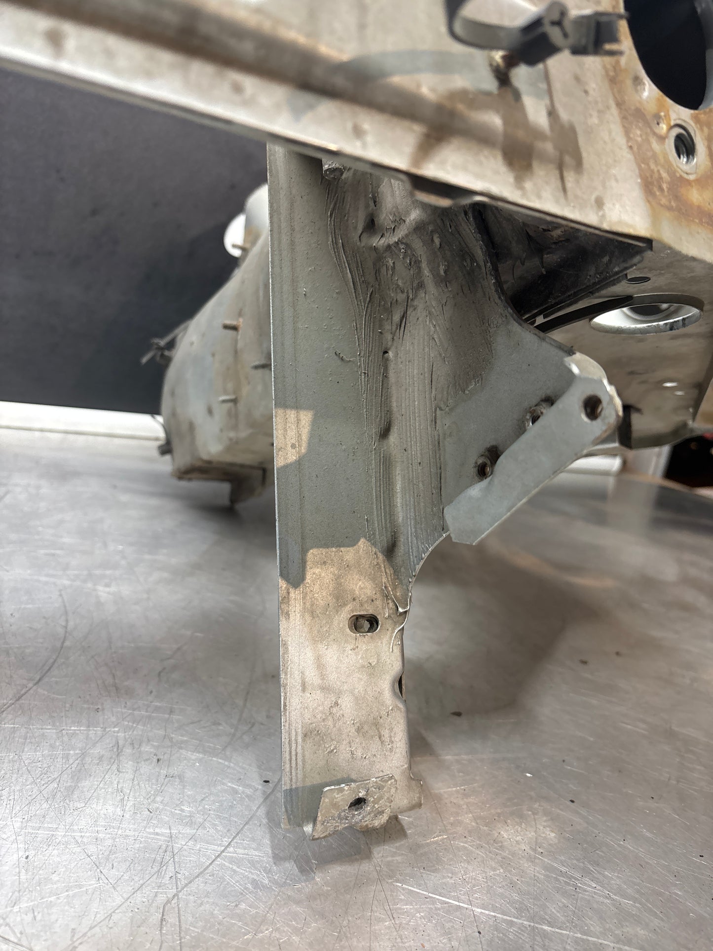 Porsche 944 Turbo / S / S2 Front end section cut