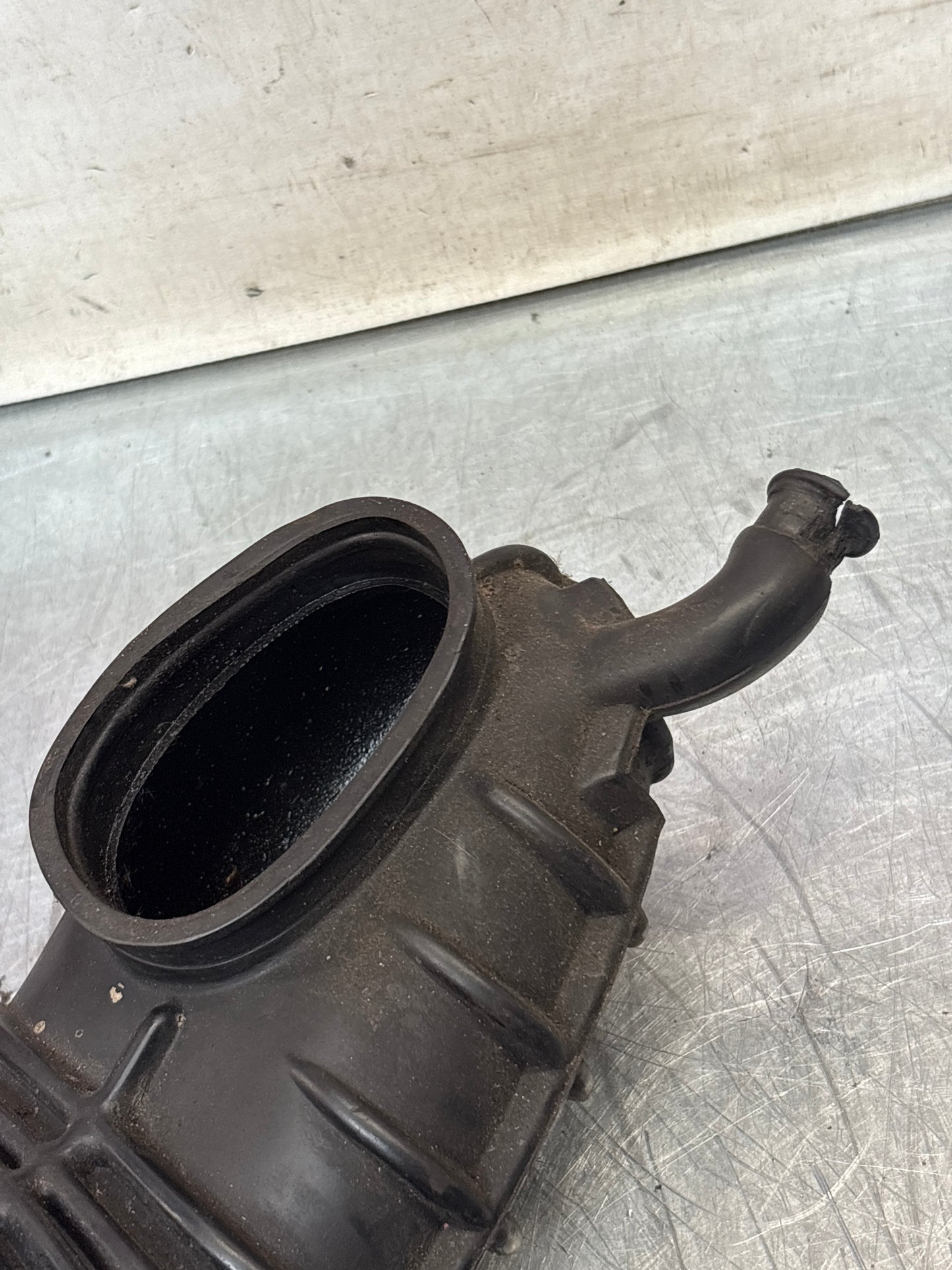 Porsche 924 throttle body head to air intake 047133367C 047 133 367 C for spares or repair