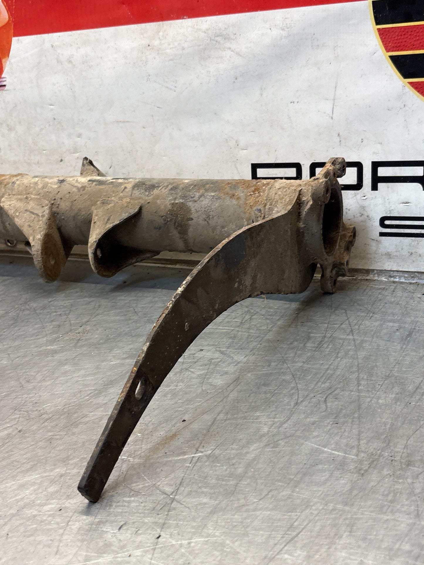 Porsche 924 Late Rear Axle carrier, used 477500053F