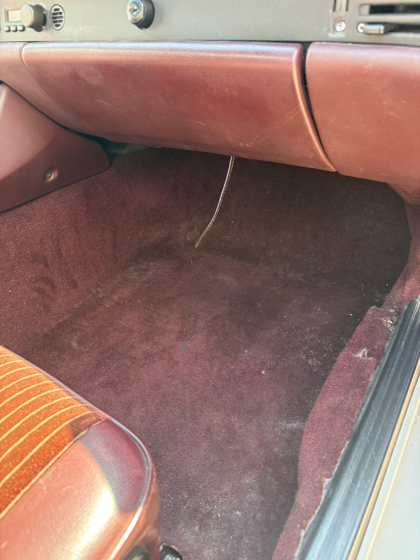 Porsche 944 Turbo/S2 complete Burgundy Interior with Recaro Sport seats, LHD