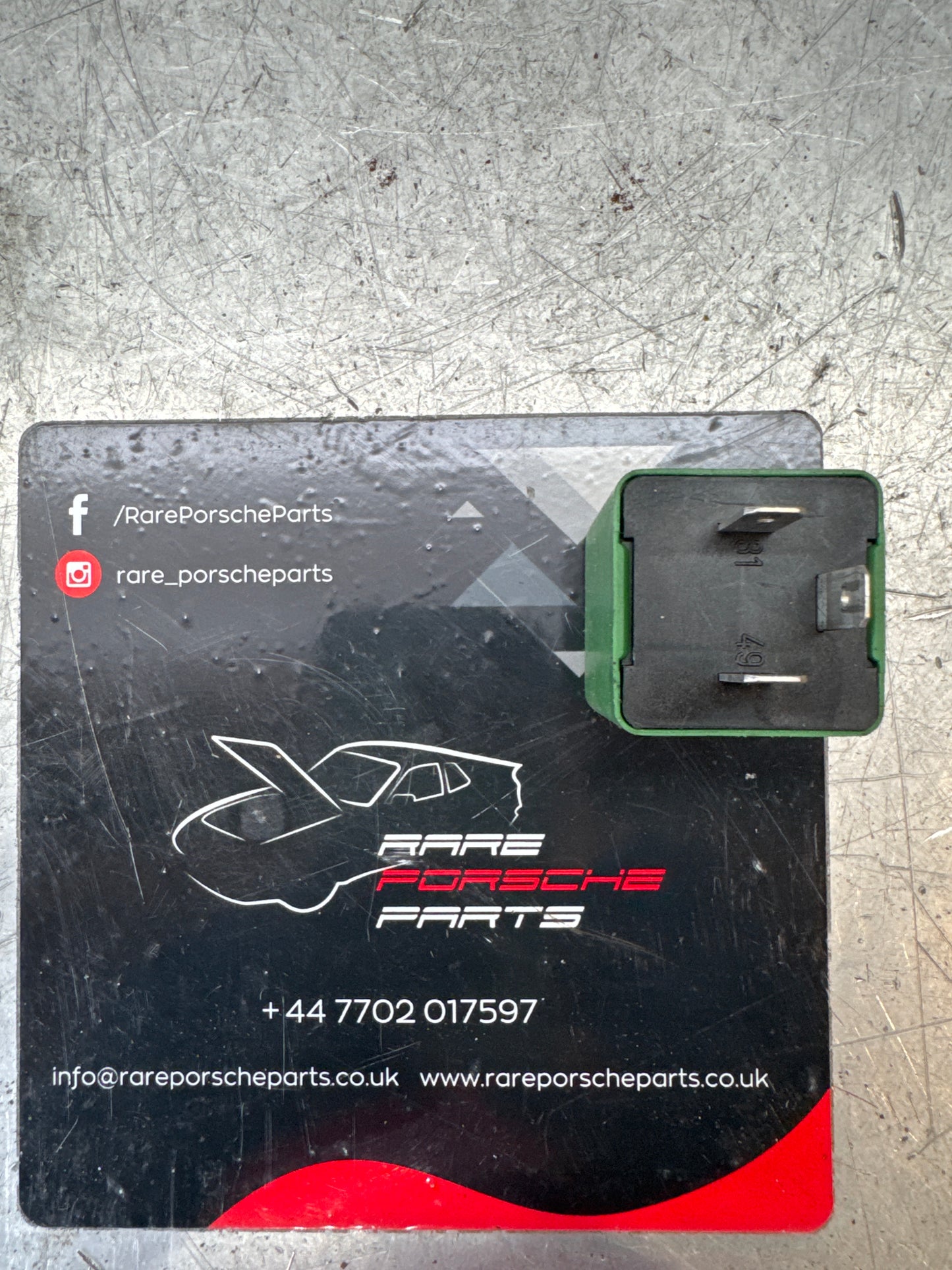 Porsche Porsche 944/924 indicator flasher Relay 111953227D used