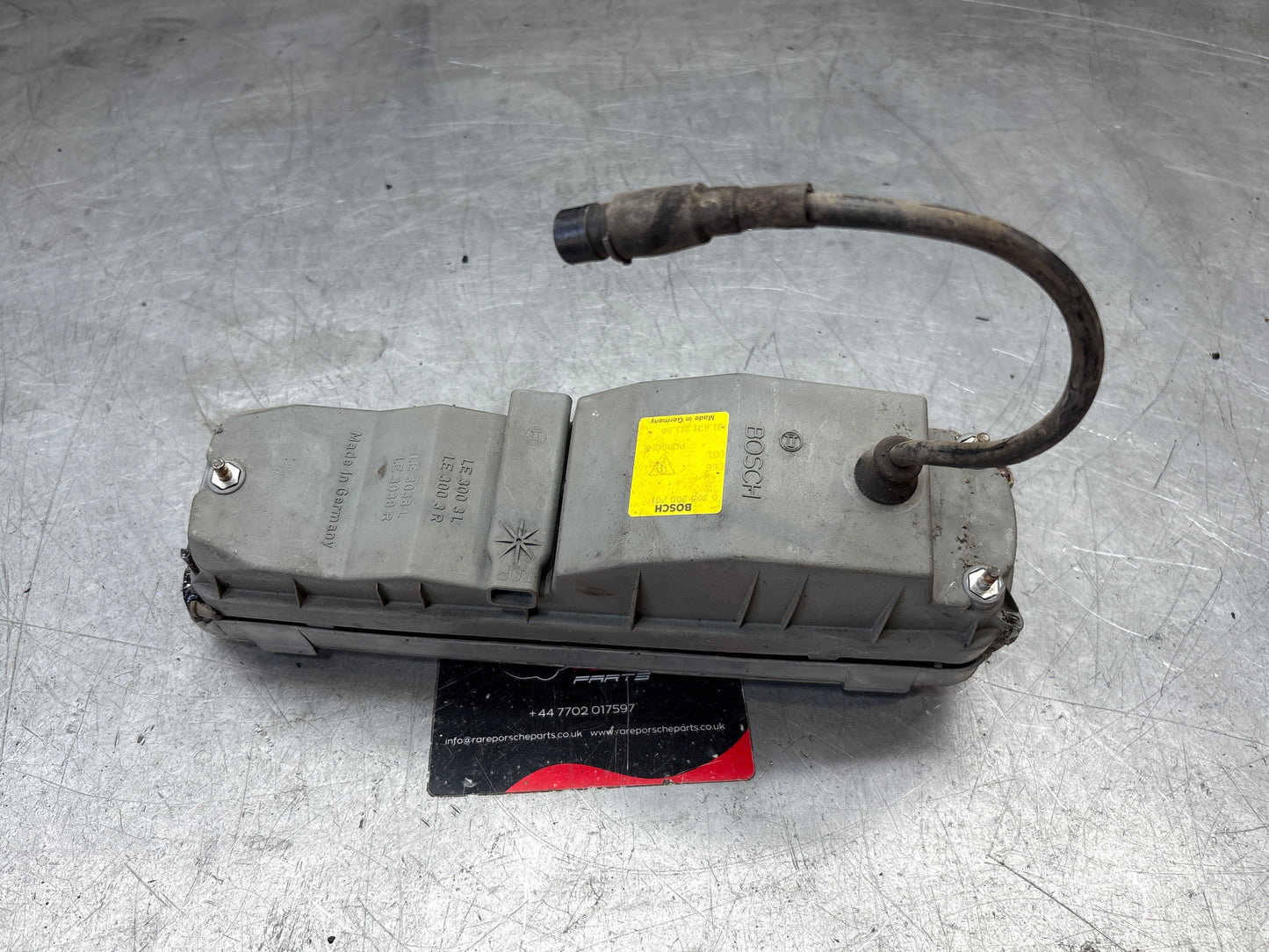 Porsche 944 S2 Turbo left foglight 95163121100 / 0305200701 cracked spares or repair