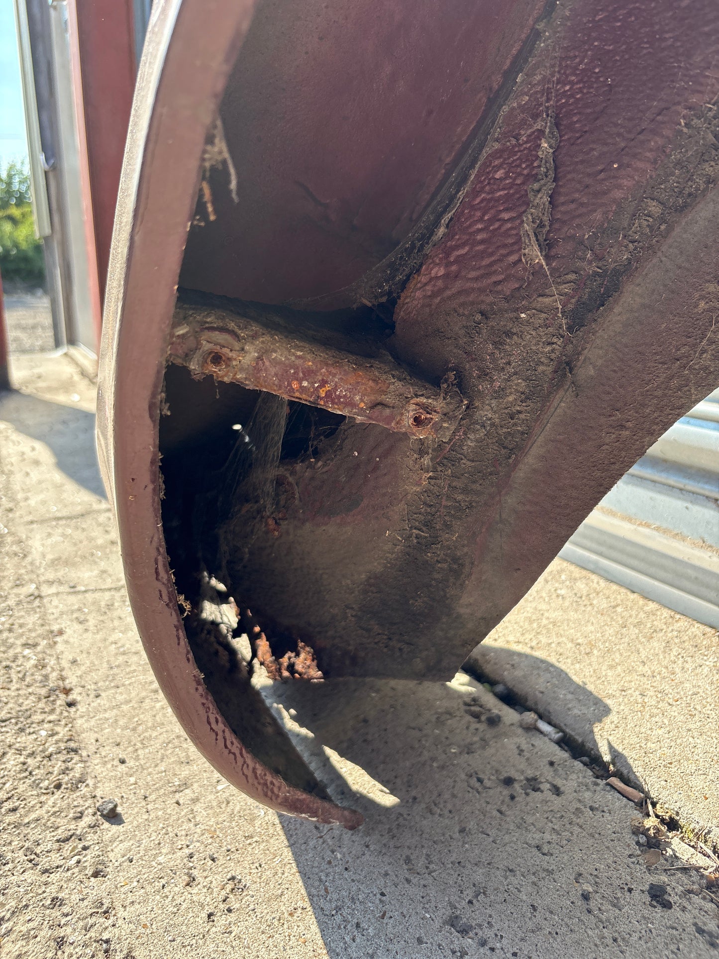 Porsche 928 rear left fender, 92850306219