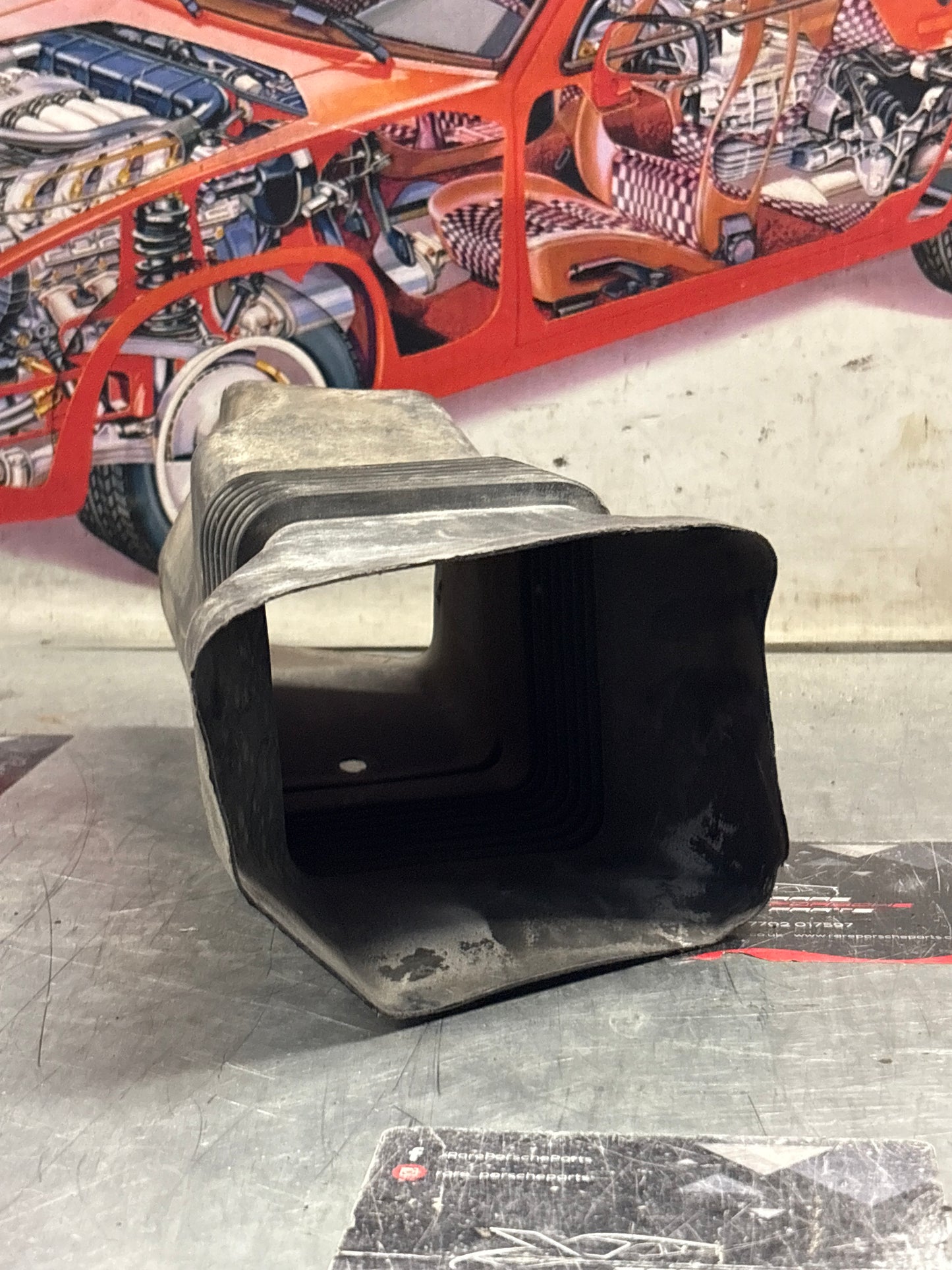 Porsche 928 right Air intake hose, used 92850416002