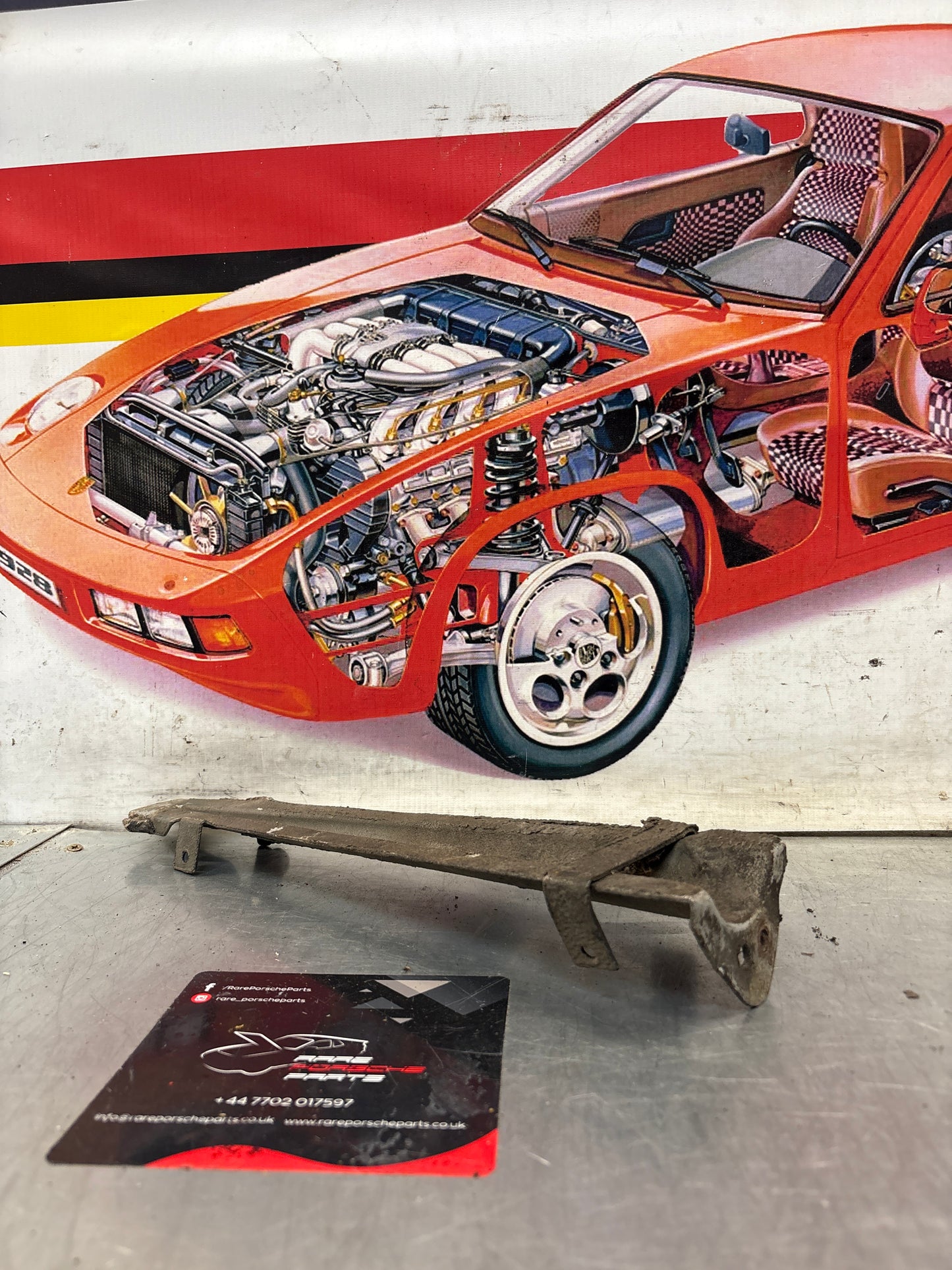 Porsche 928 87-95 Wing strut support, used 92850331702