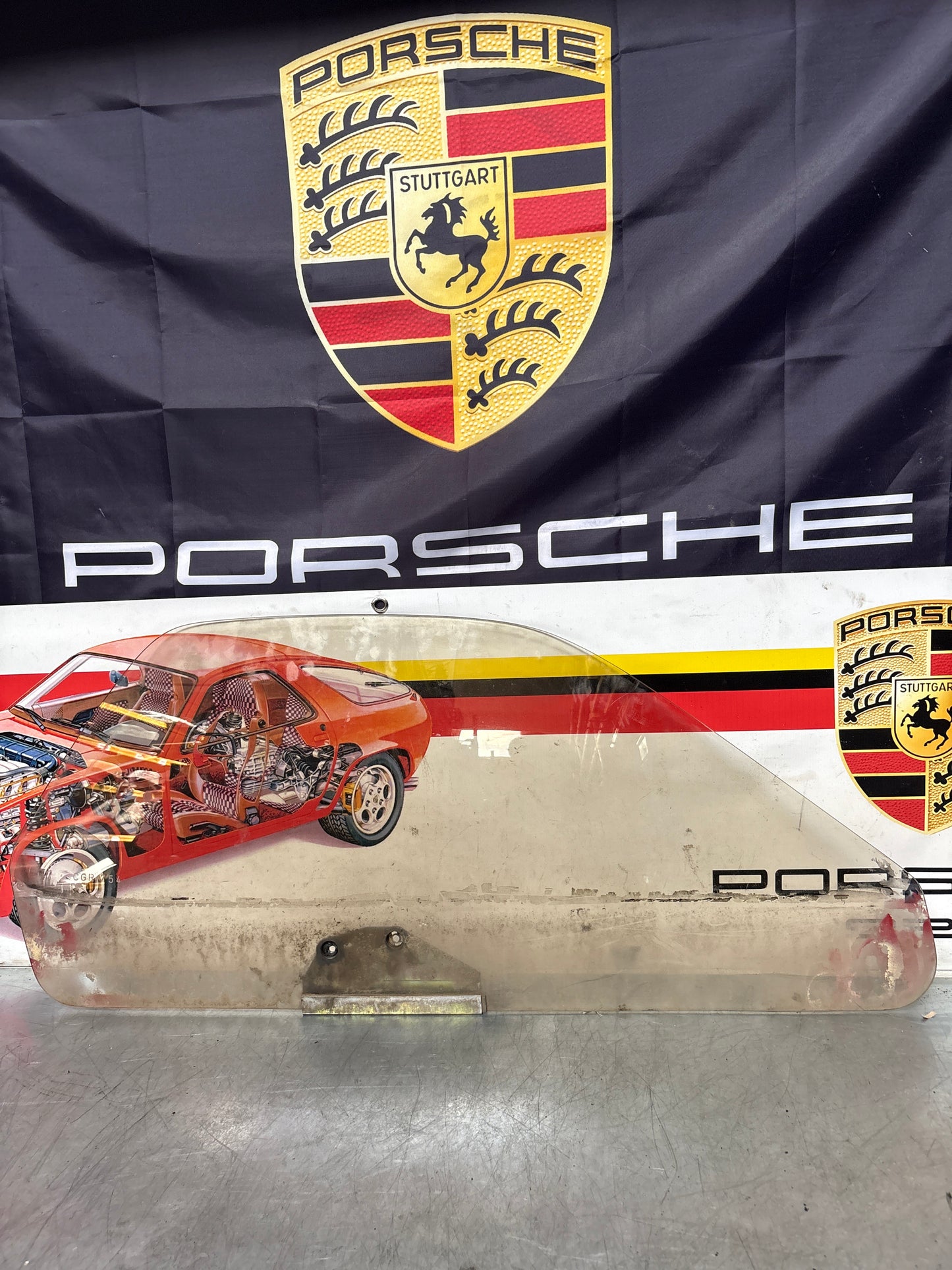Porsche 928 Right hand side door window glass, brown 92853701602 used