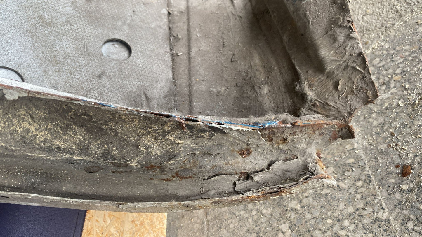 Porsche 924 76-79 Right sill / fender section, 477809602B cut