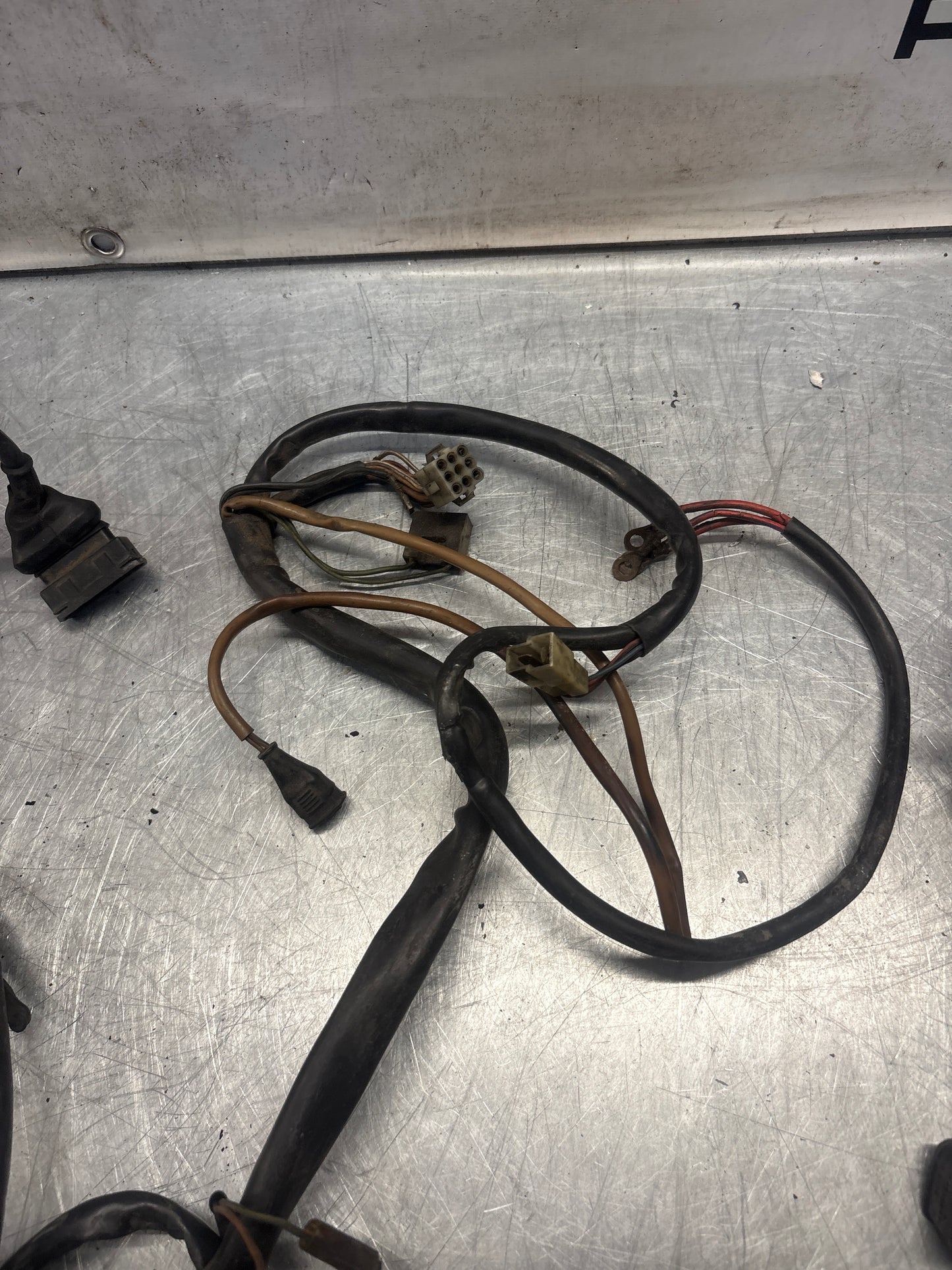 Porsche 924 Turbo / S2 / Carrera GT LHD Engine bay wiring loom without aircon, used 477971071GB