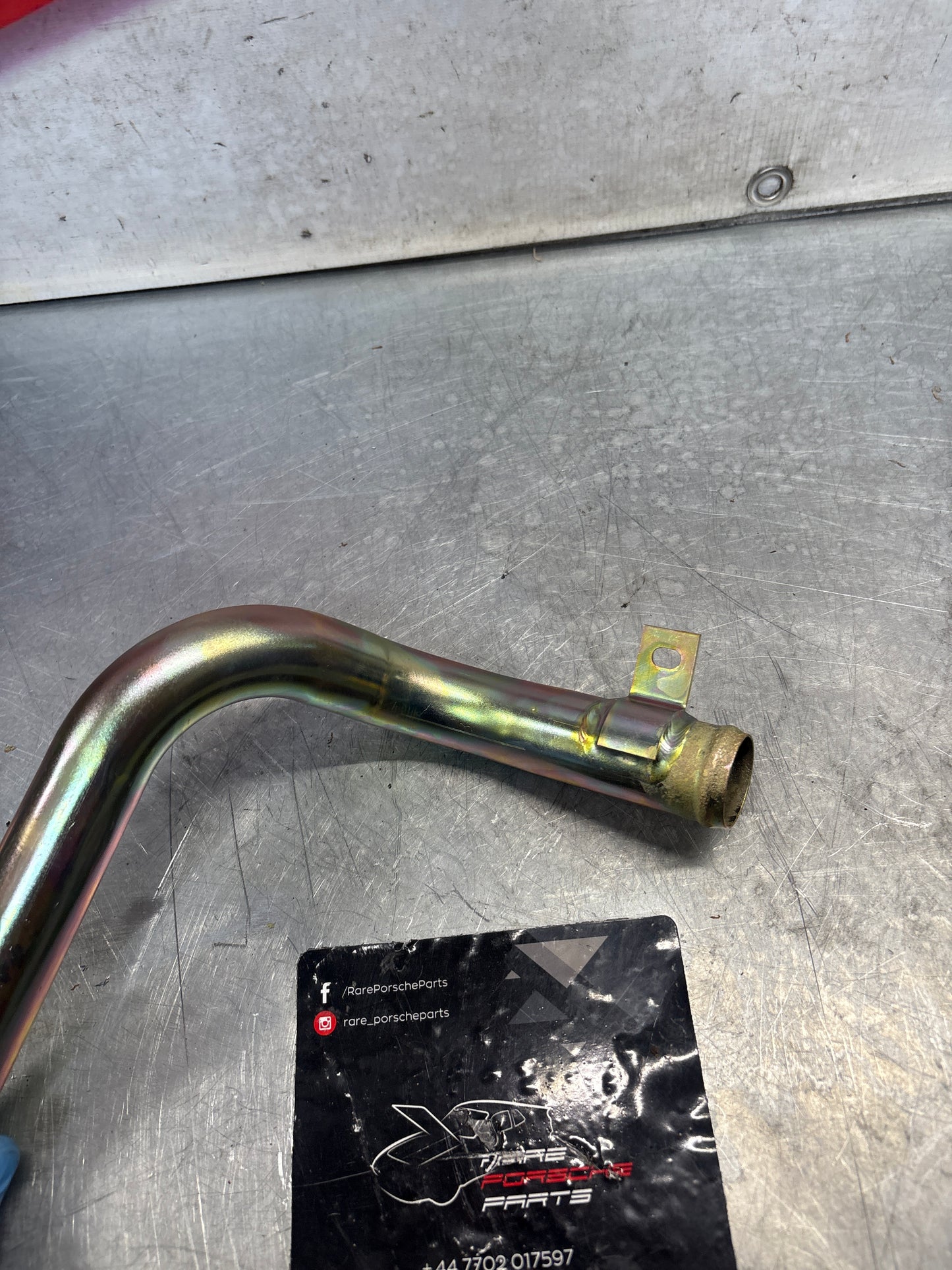 Porsche 924 Wasserrohr 047121073A, gebraucht