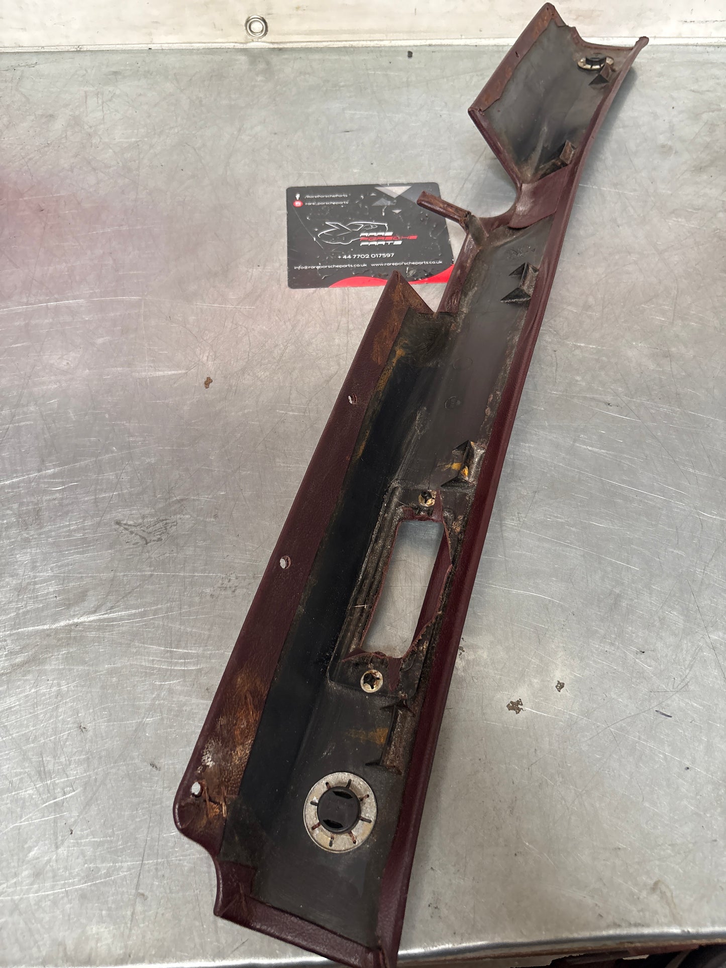 Porsche 928 tailgate interior trim, used, burgundy 92855504705
