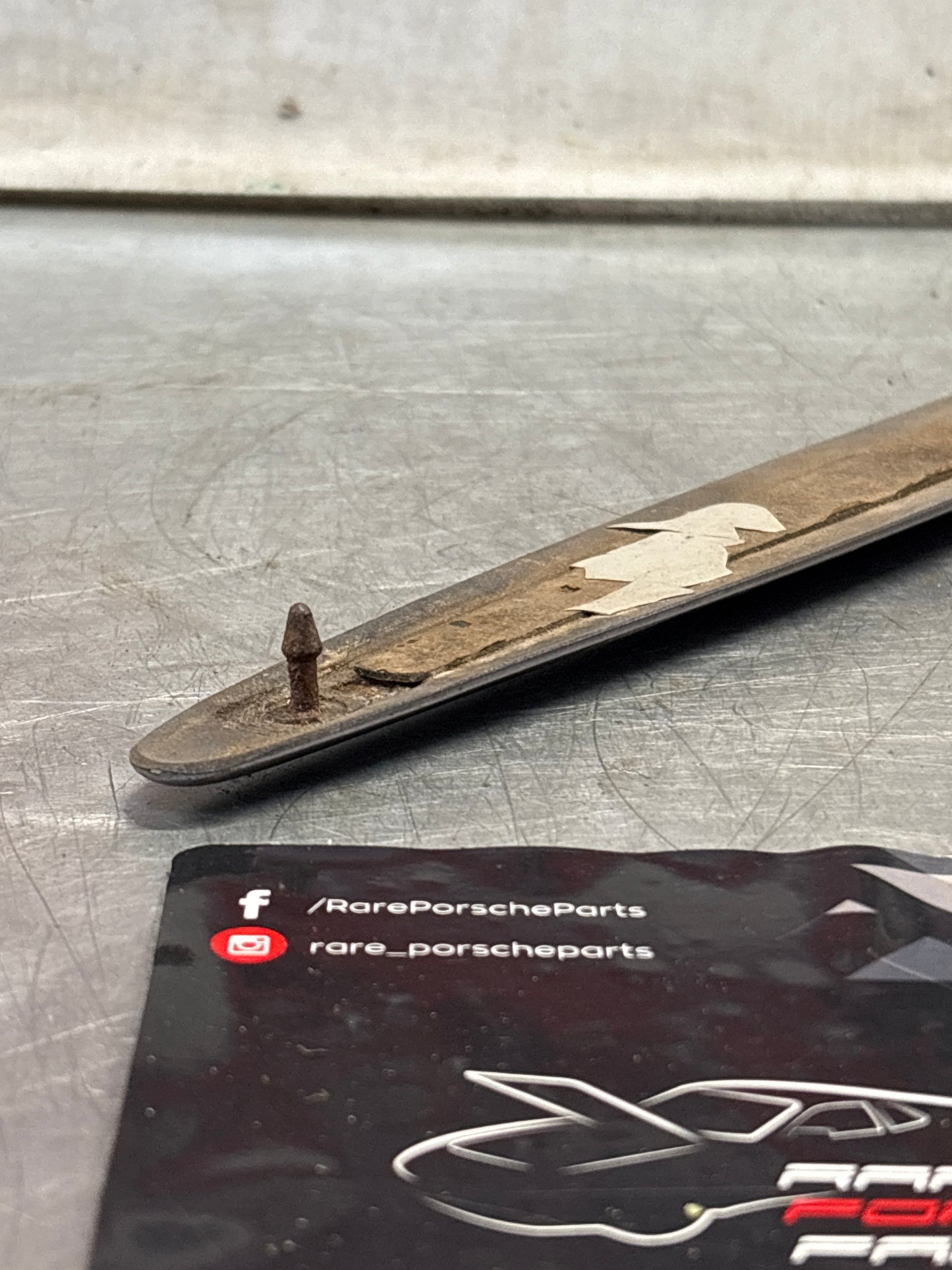 Porsche 928 right side front wing molding trim, used 92855903803