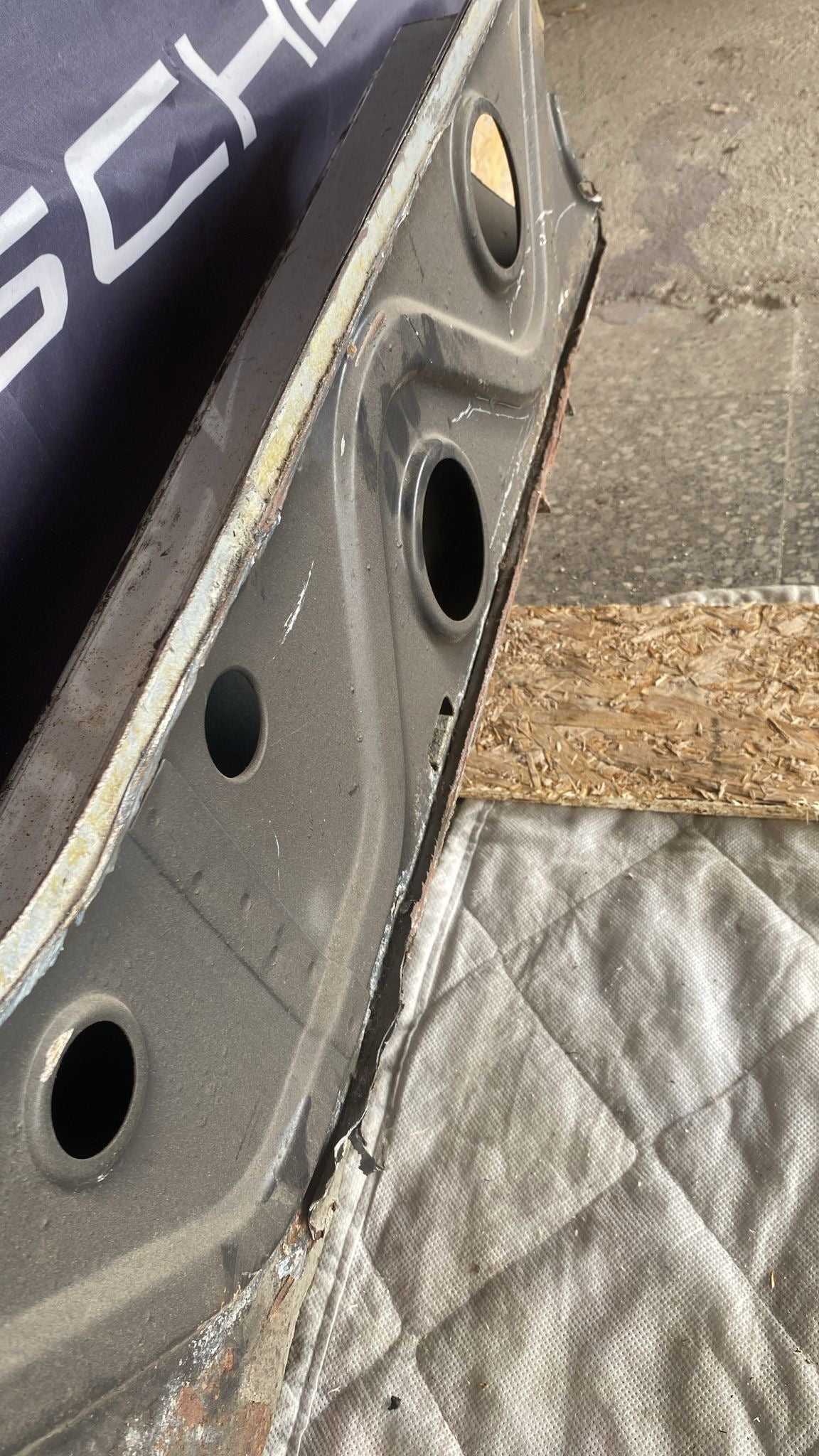 Porsche 924 left sill / fender section, 477809601B cut