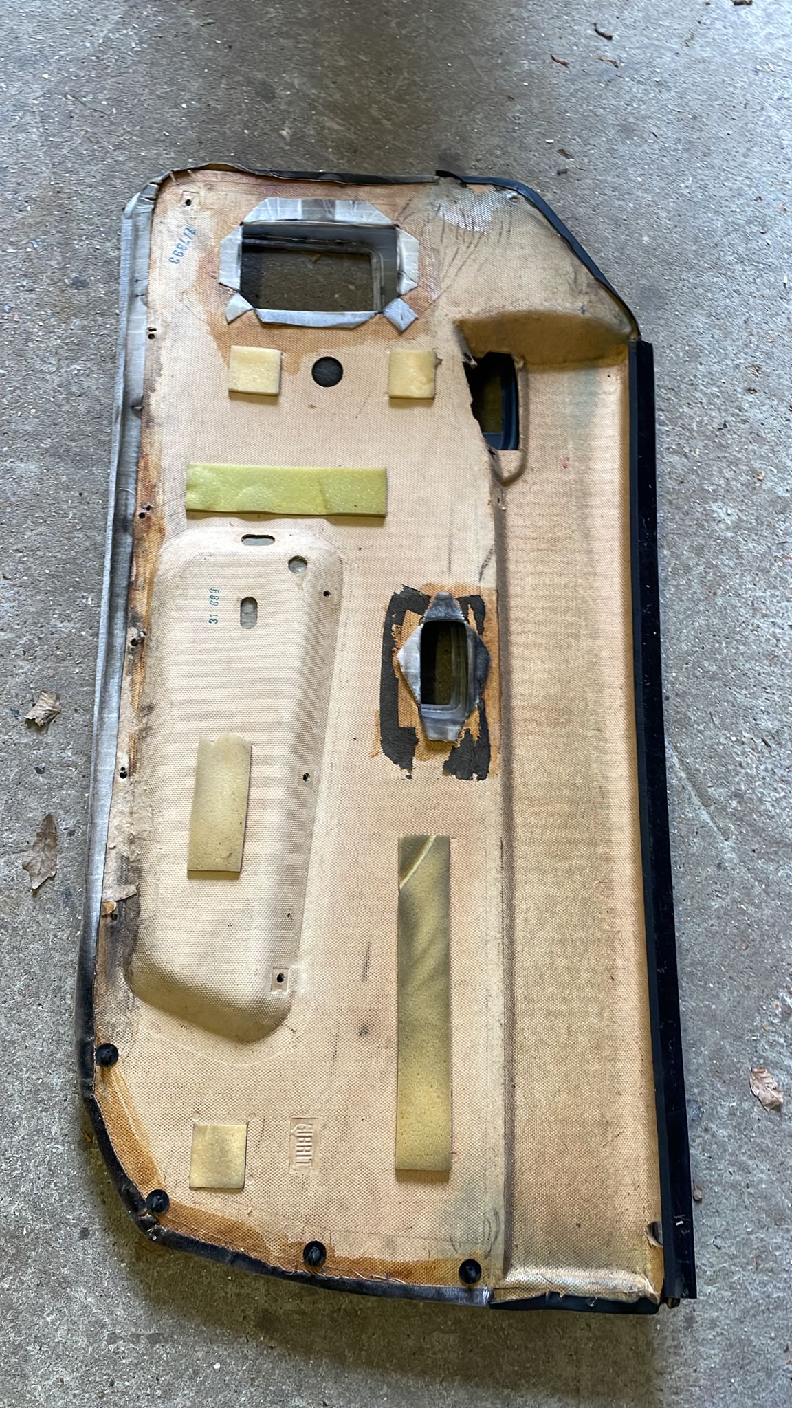 Porsche 944 pair of door cards for late cars from 85.5. Hardly any water damage