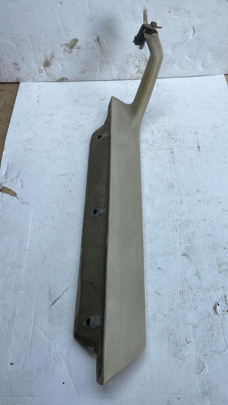 Porsche 944 linke Türgriff-Armlehne, Creme, 477867171 gebraucht