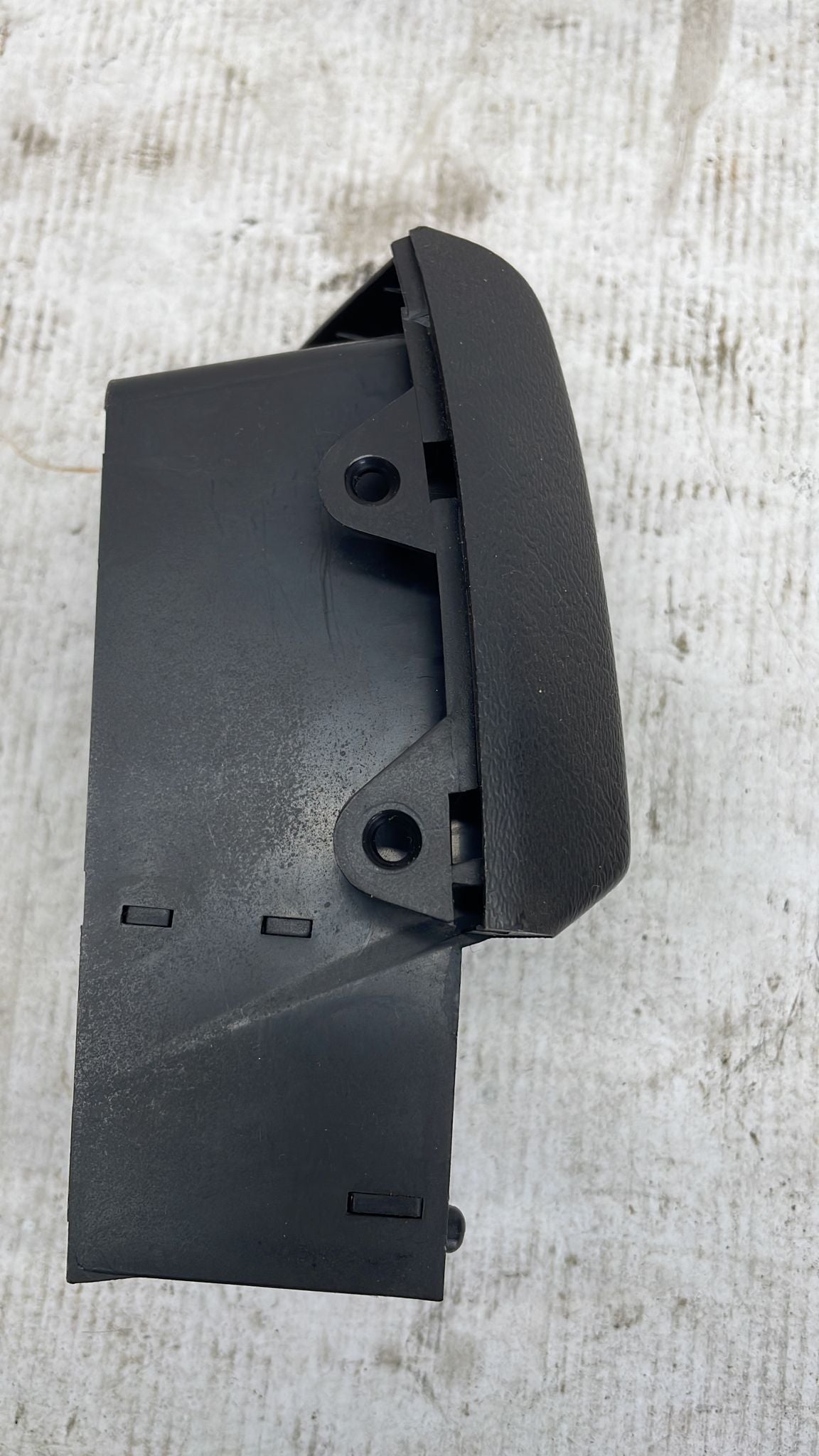 Porsche 944 black Left Interior dash air vent. 94457225100 944 527 251 00 used