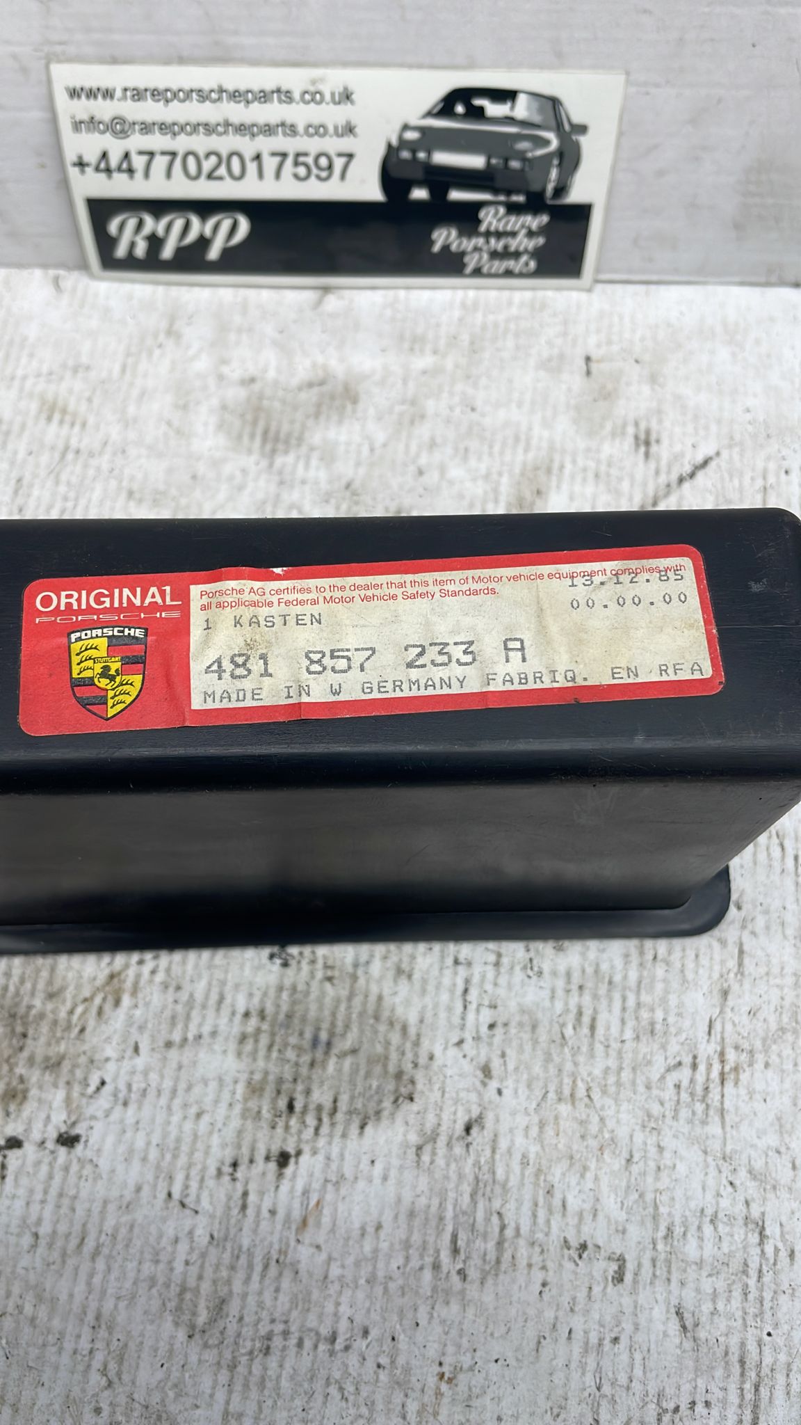 Porsche 924/944 quadratische Armaturenbrettbox, Tasche. 481857233A Neu