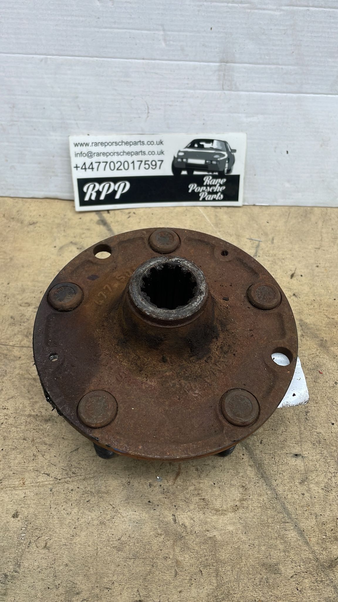 Porsche 944 (82-85.5) 924 Turbo rear wheel hub 477501605, used – Rare ...