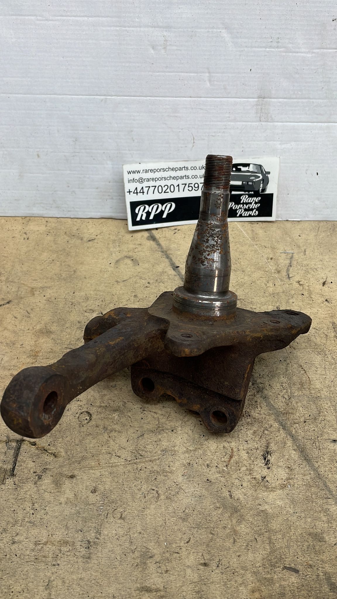 Porsche 944 1982-1988 924 Turbo Front Spindle, right knuckle, 477407312L, used