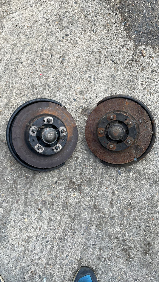 Porsche 944 S2 pair of complete front hubs, used