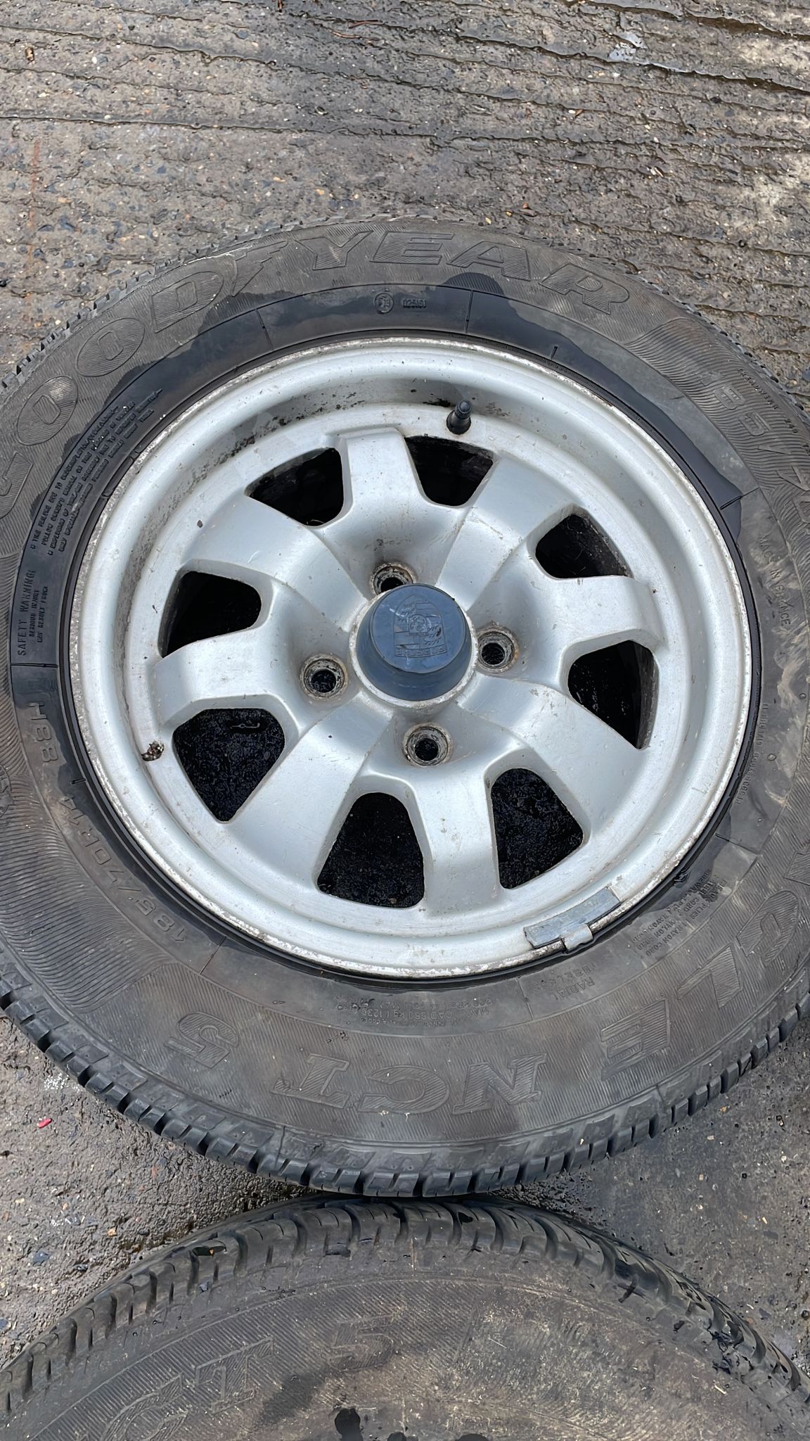 Porsche 924 Genuine set of wheels, 4x108 used