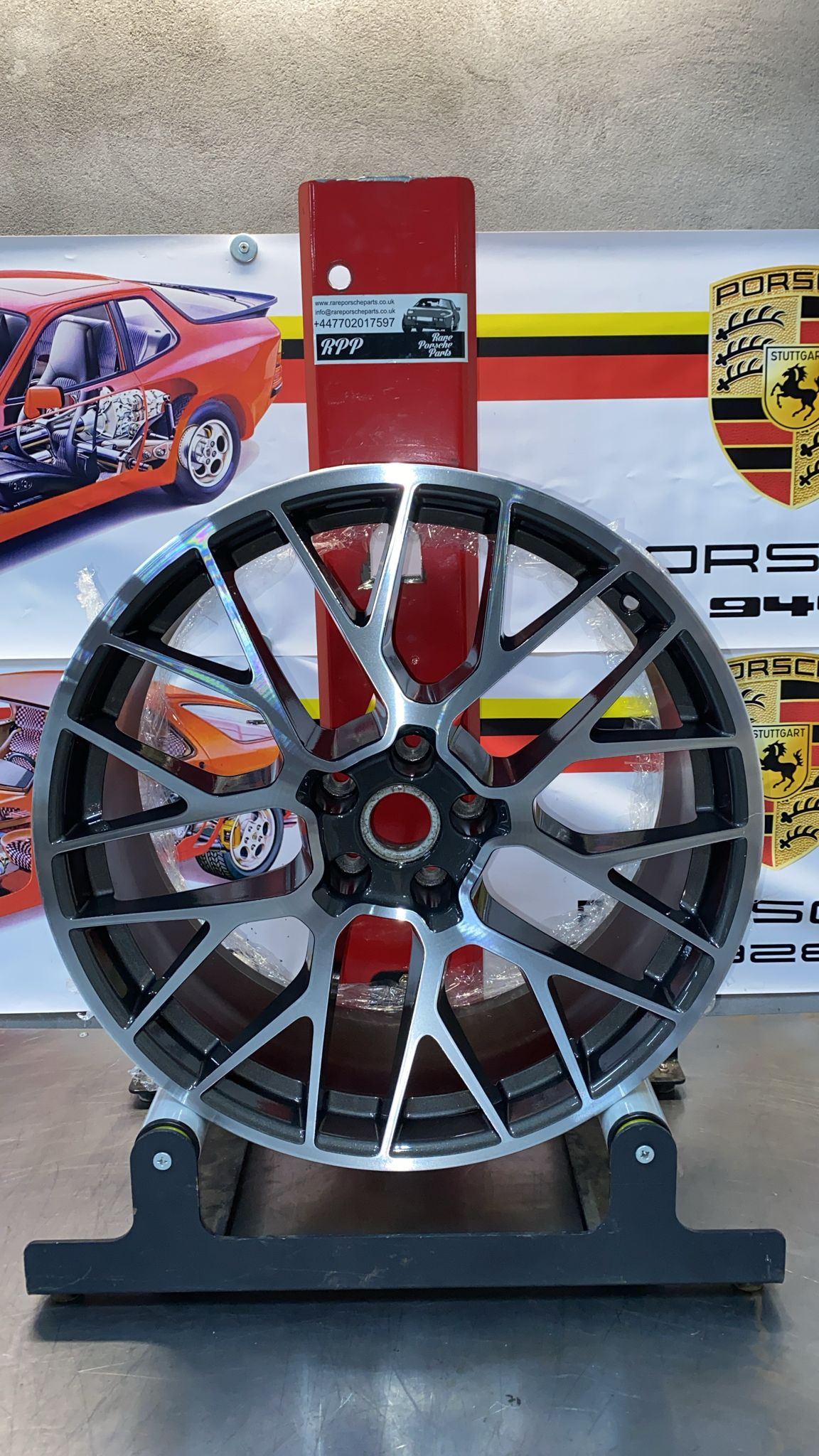 Cerchio in lega Porsche Macan da 20" 95B601025BP, usato in ottime condizioni