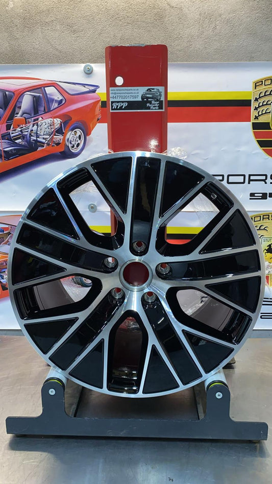 Ruota Porsche Taycan Turbo Aero cerchio 20" 9J1601025K, usata, in ottime condizioni