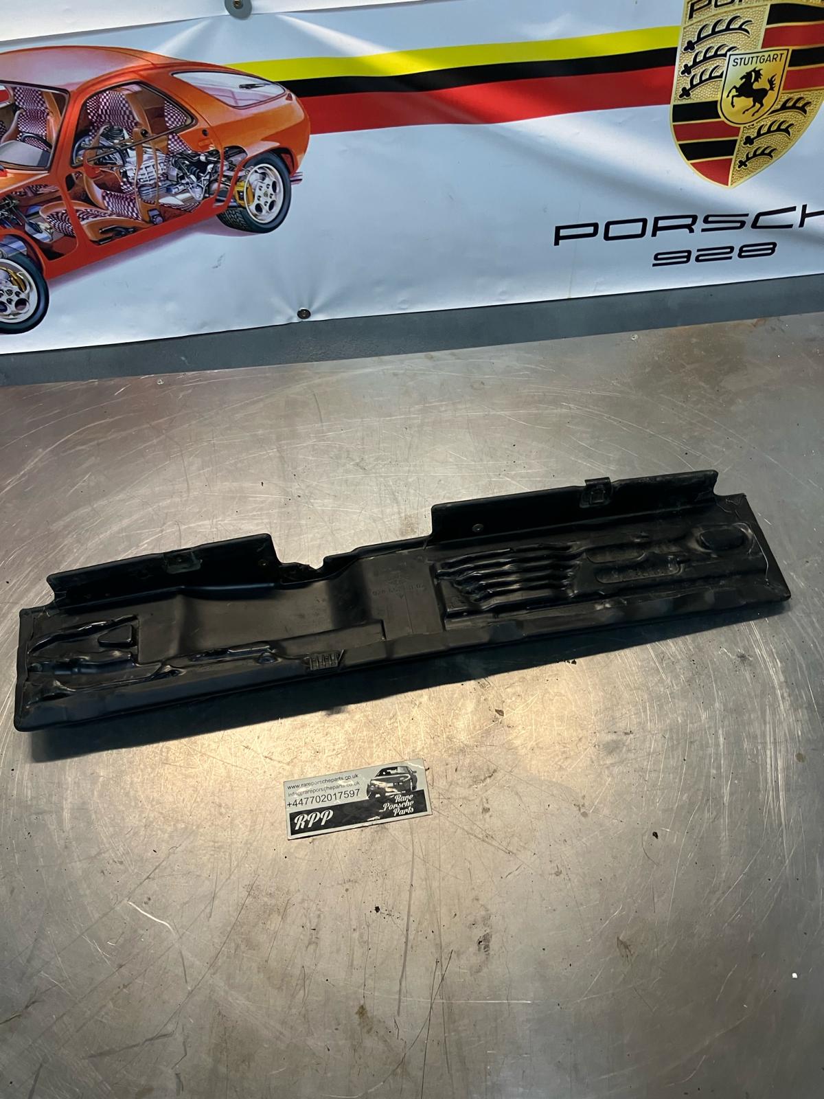 Pannello della scatola porta attrezzi di fabbrica Porsche 928, usato 92855118102